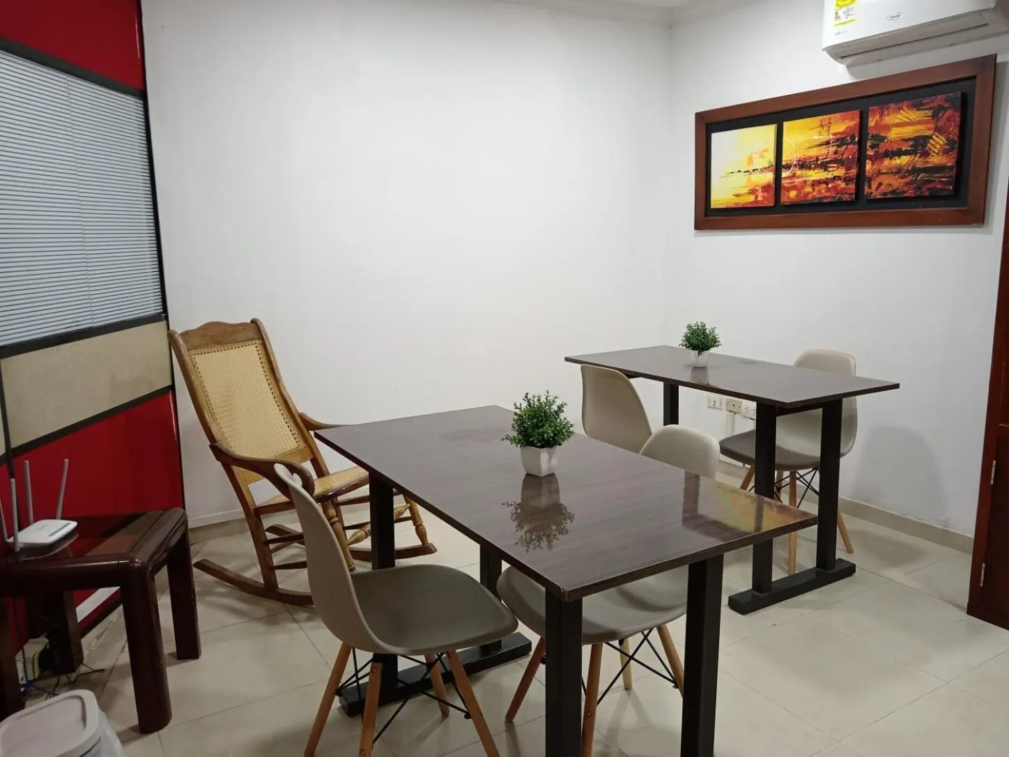 Seating area in Hotel Charthon Barranquilla