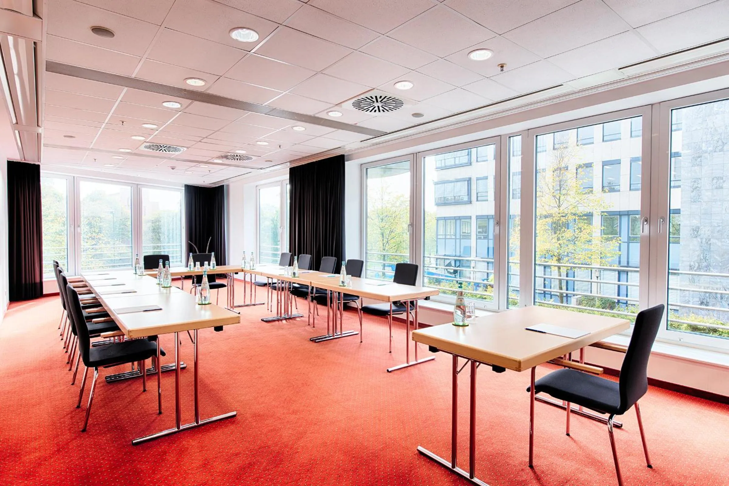 Meeting/conference room in voco Dusseldorf Seestern by IHG