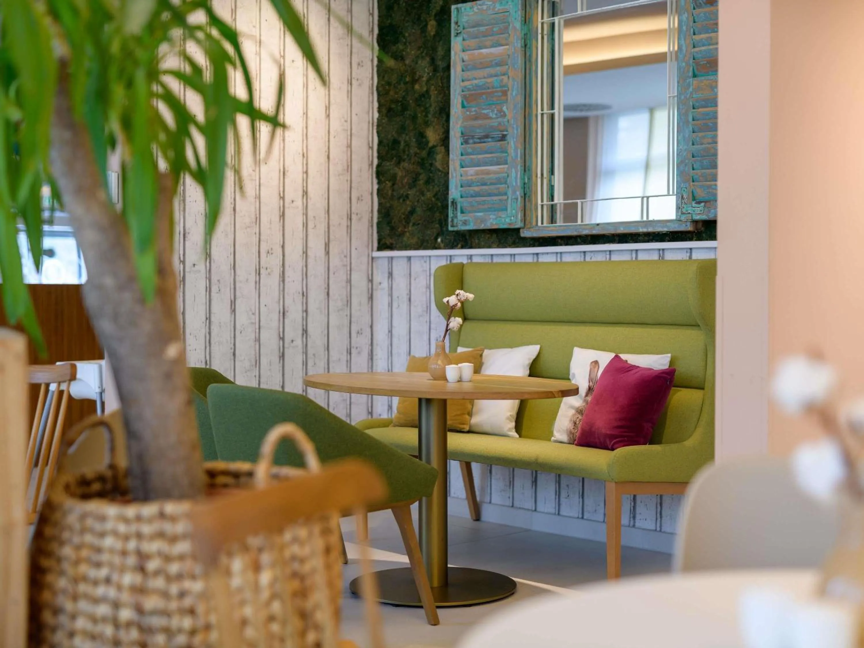 Lounge or bar in Novotel Nürnberg am Messezentrum