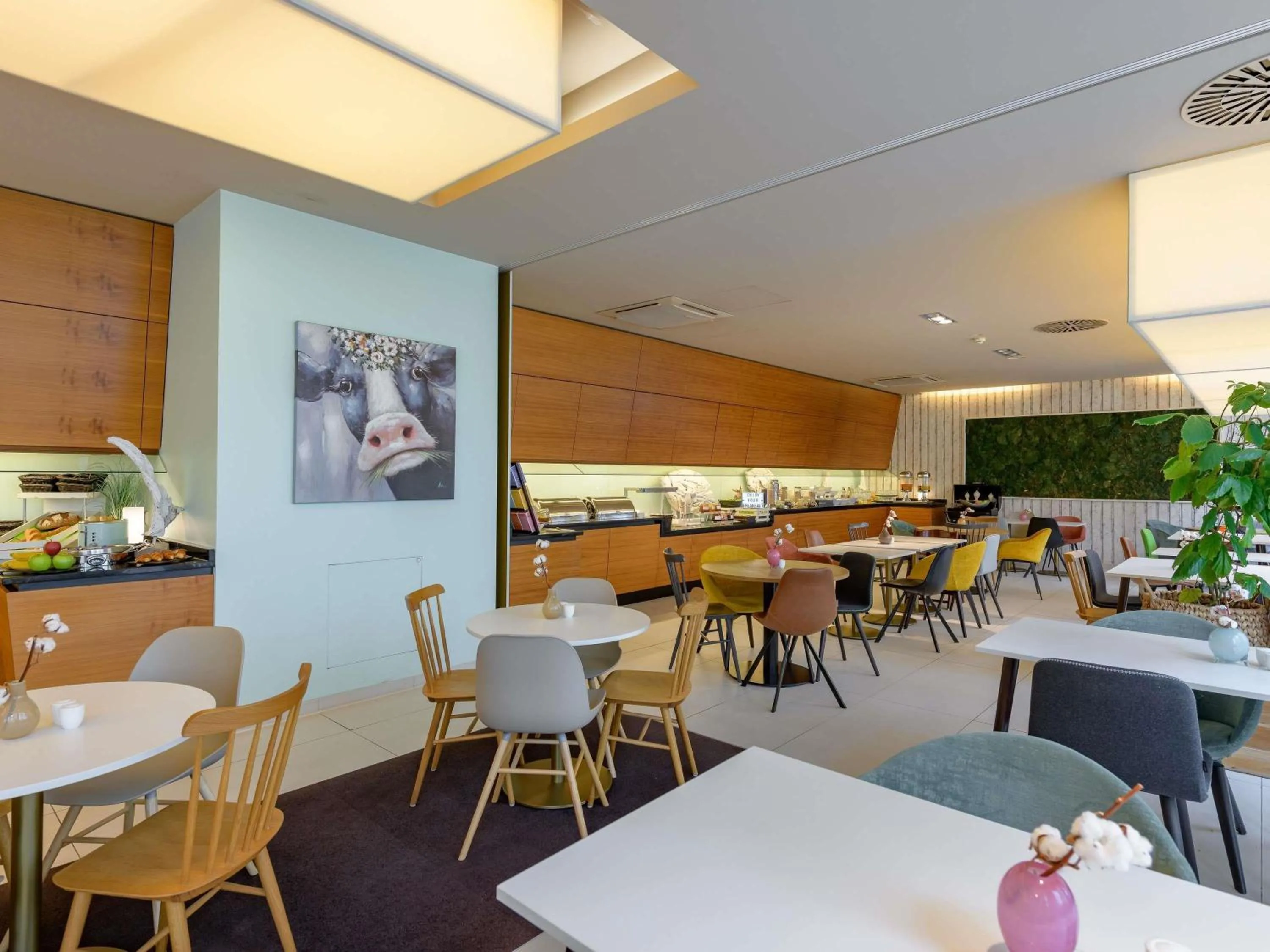 Lounge or bar in Novotel Nürnberg am Messezentrum