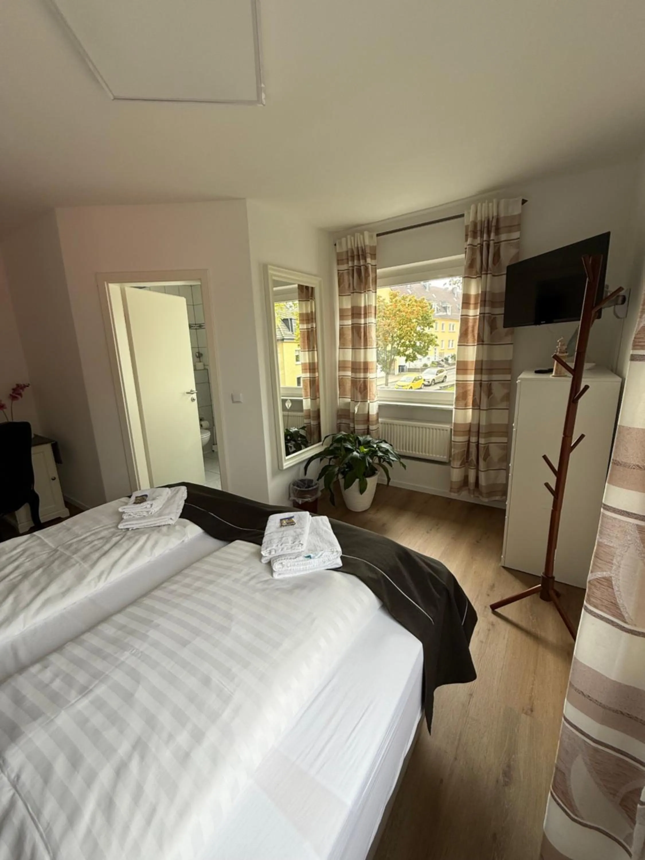 Photo of the whole room, Bed in Hotel Schäfer
