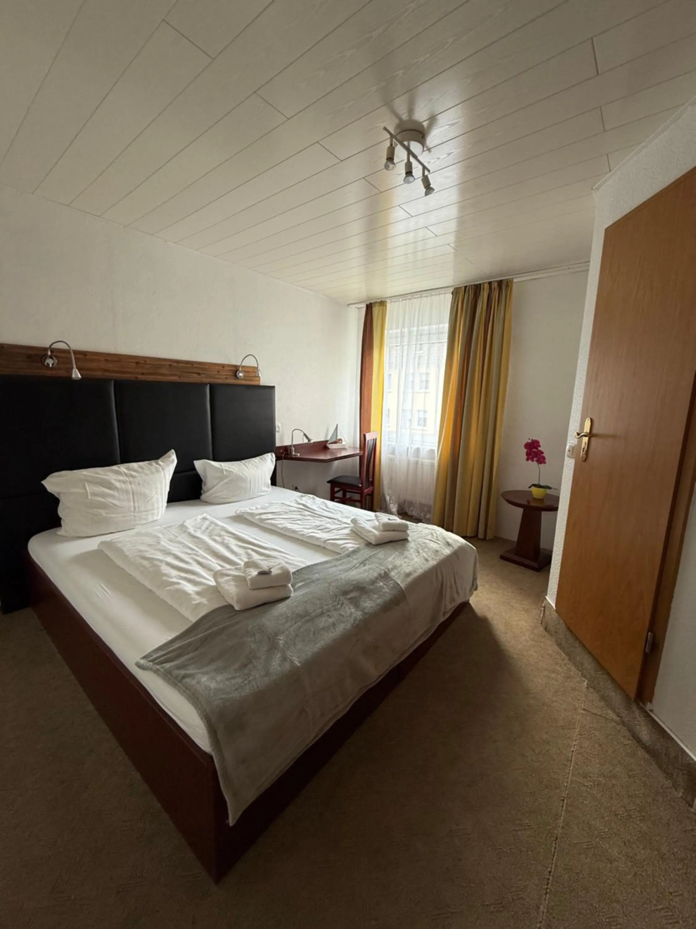 Photo of the whole room, Bed in Hotel Schäfer