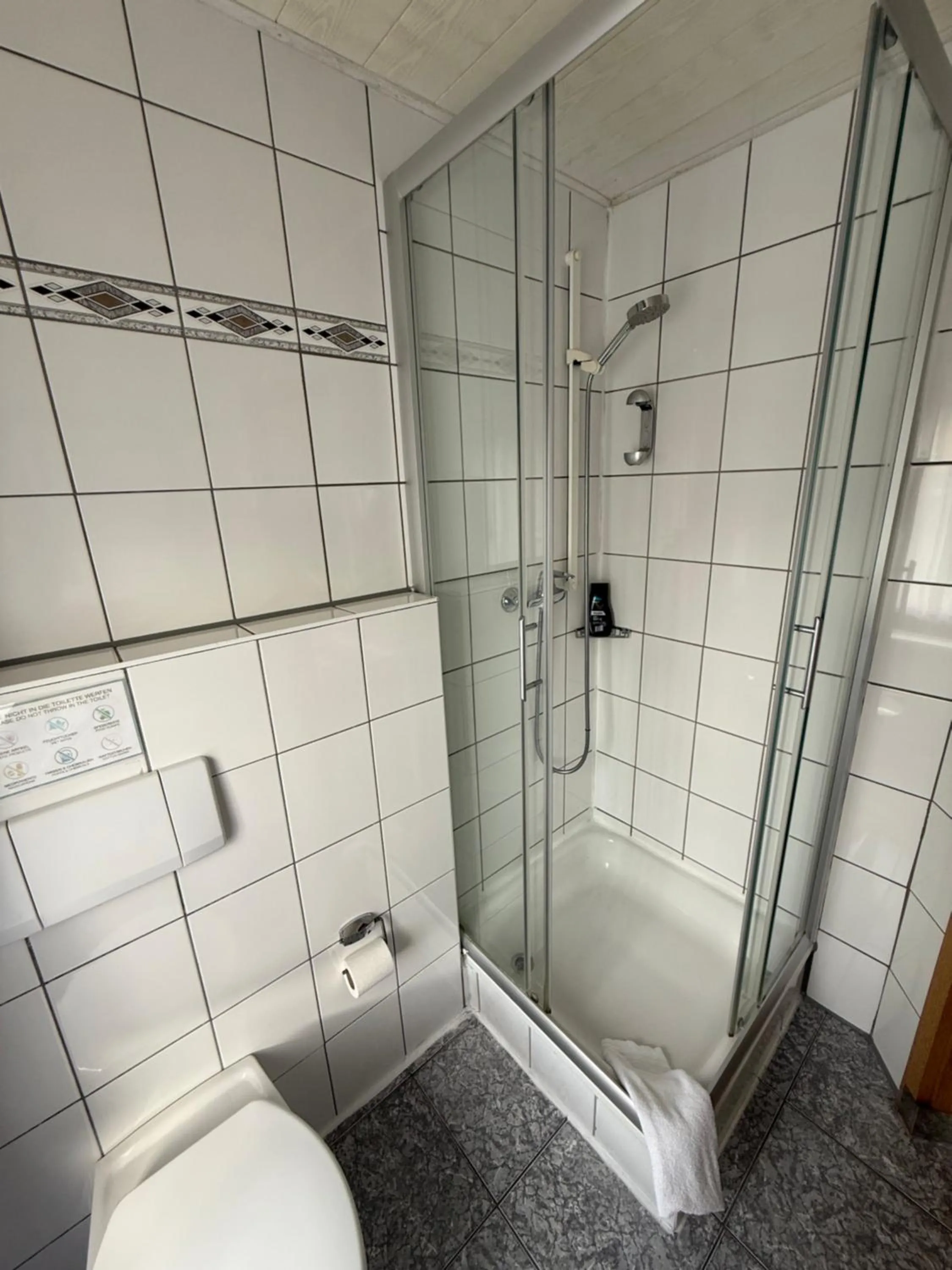 Shower in Hotel Schäfer