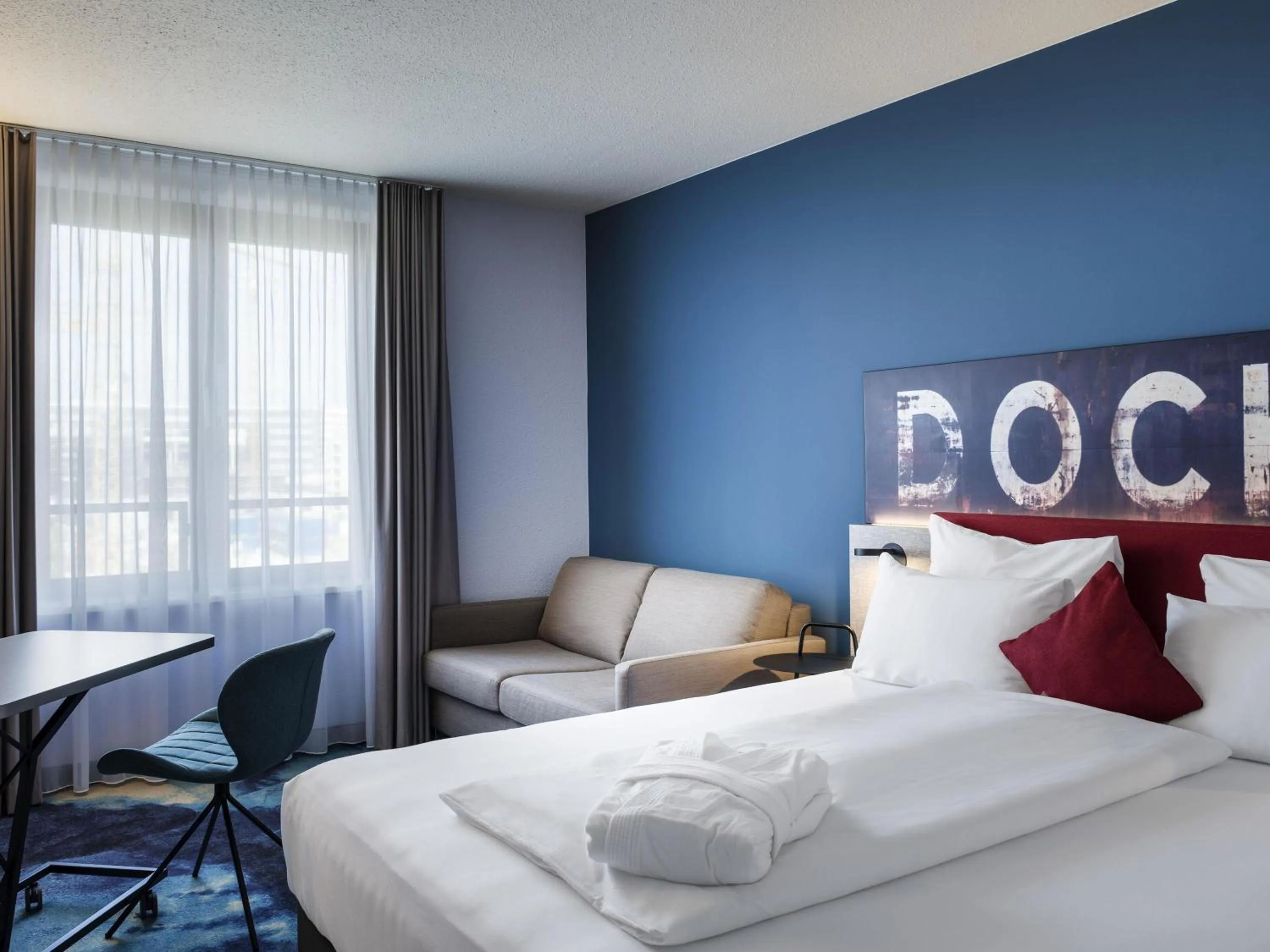 Bedroom, Bed in Mercure Hotel Hamburg City