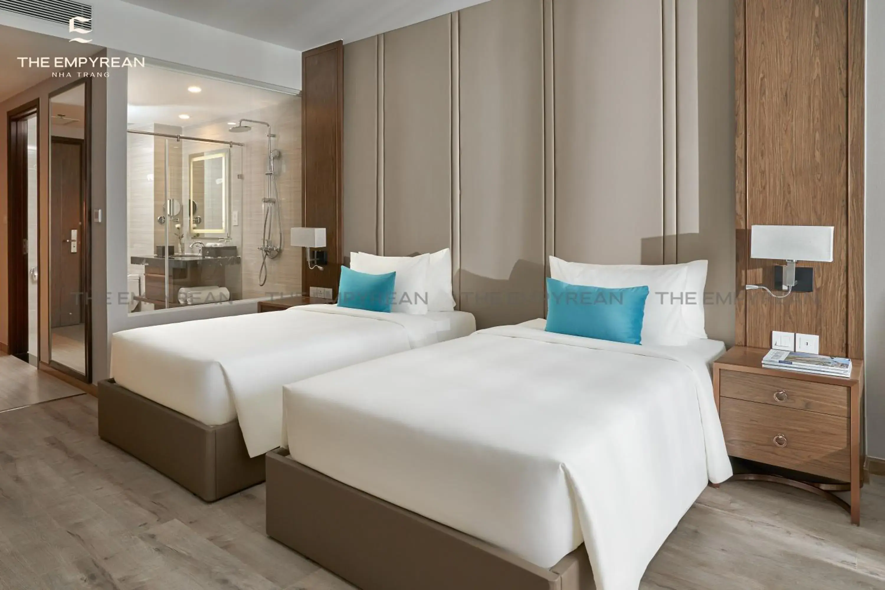 Deluxe Twin Room with Sea View in The Empyrean Nha Trang Deluxe Twin Room with Sea View in The Empyrean Nha Trang