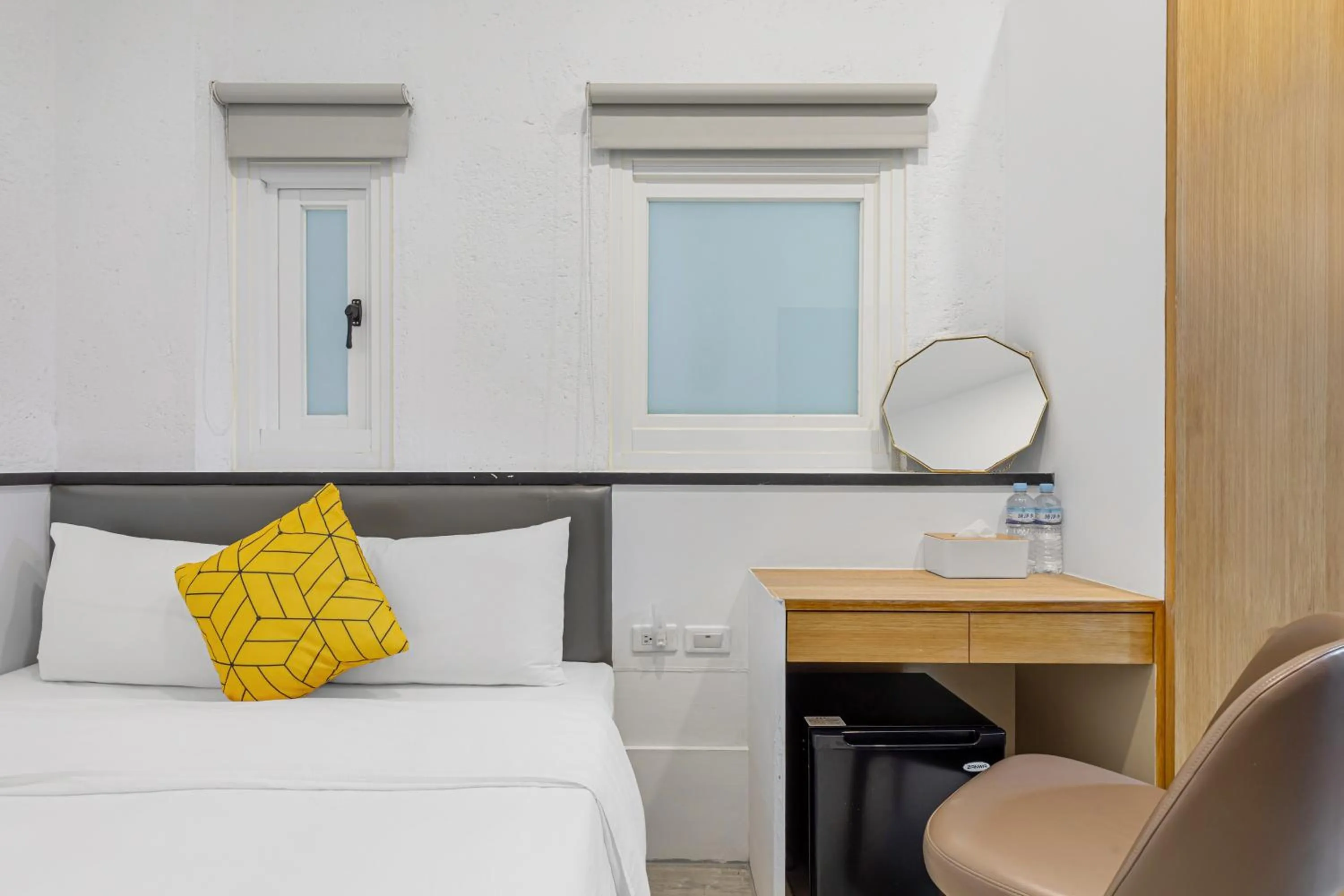 Photo of the whole room, Bed in 35.5 Inn