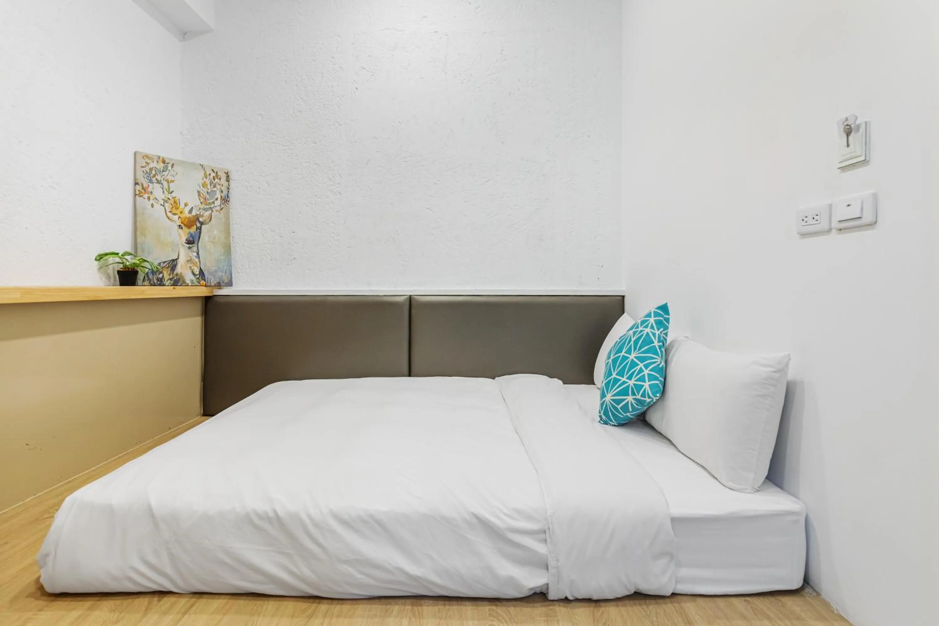 Photo of the whole room, Bed in 35.5 Inn