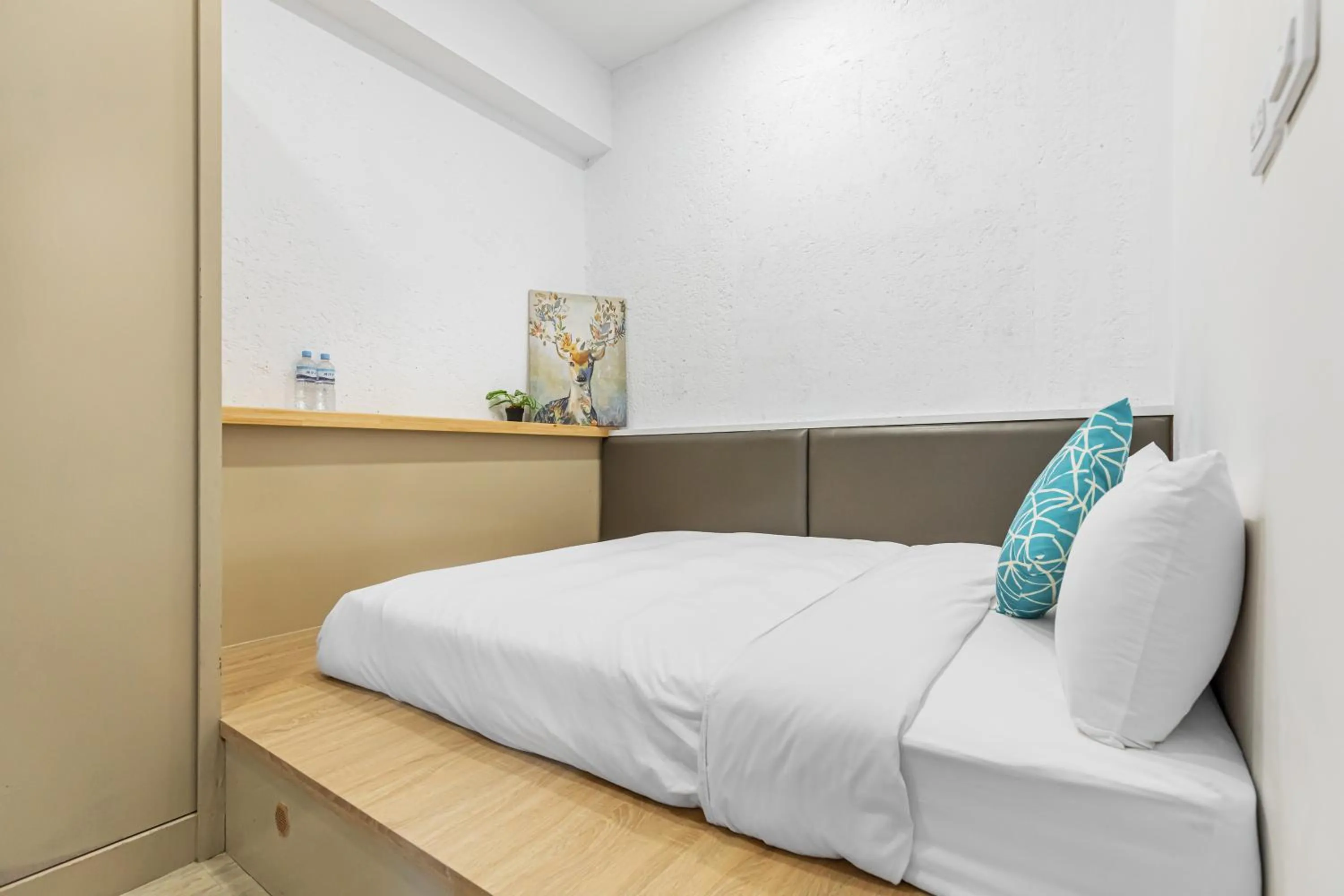 Photo of the whole room, Bed in 35.5 Inn