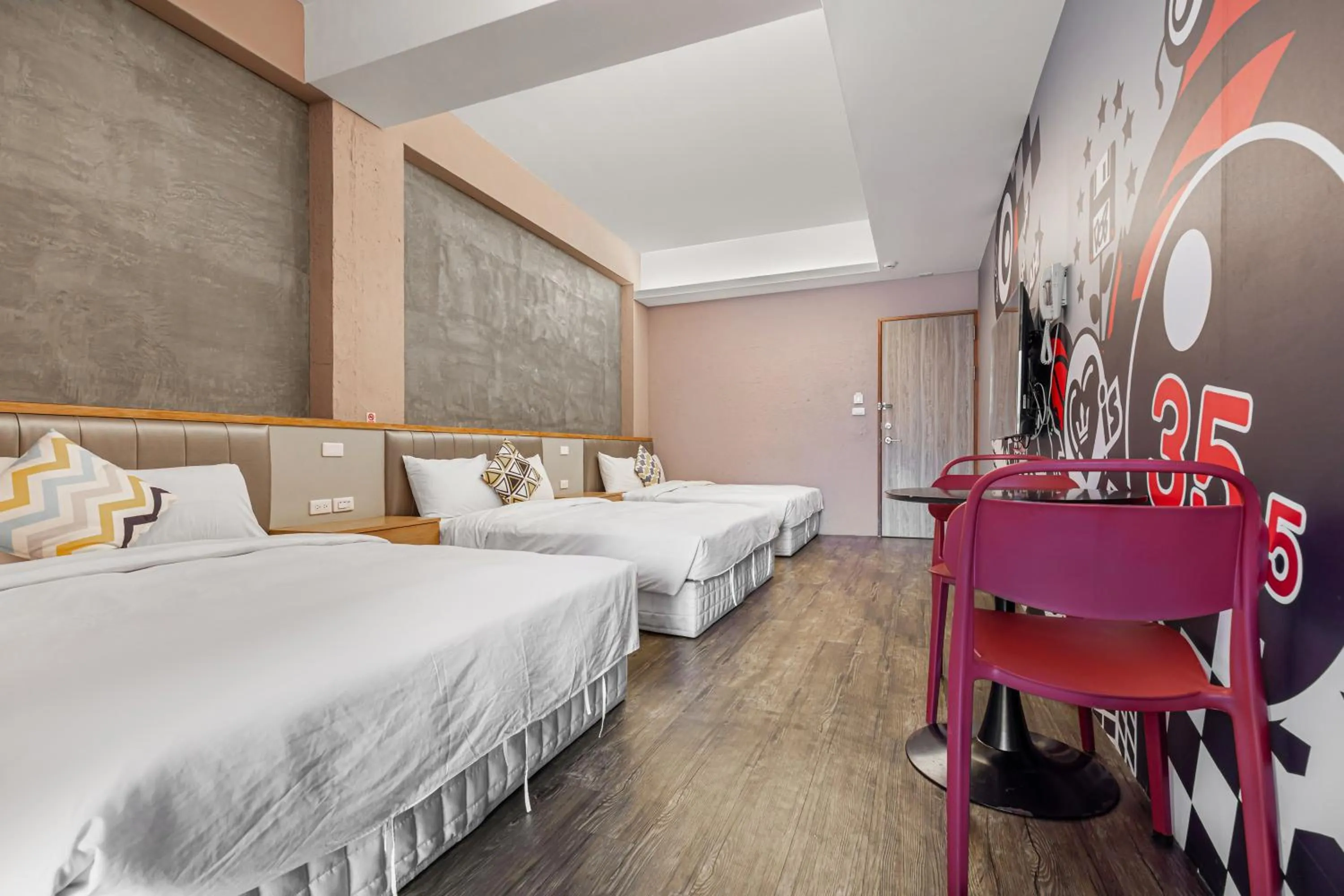 Photo of the whole room, Bed in 35.5 Inn