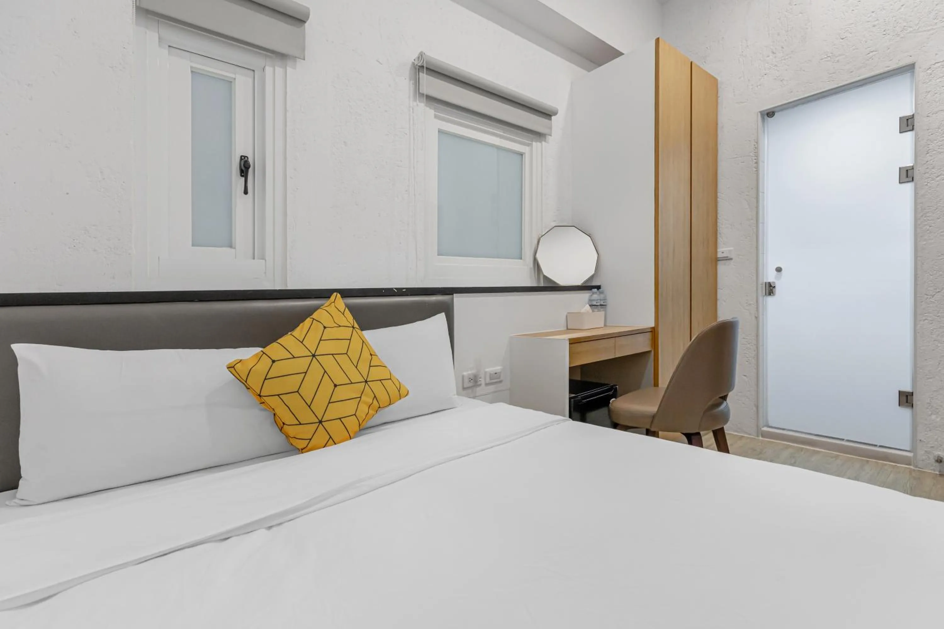 Photo of the whole room, Bed in 35.5 Inn