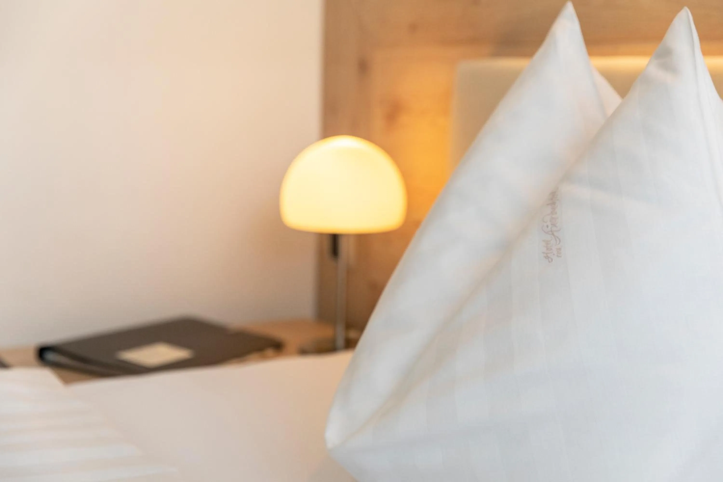 Bed in Hotel im Auerbachtal