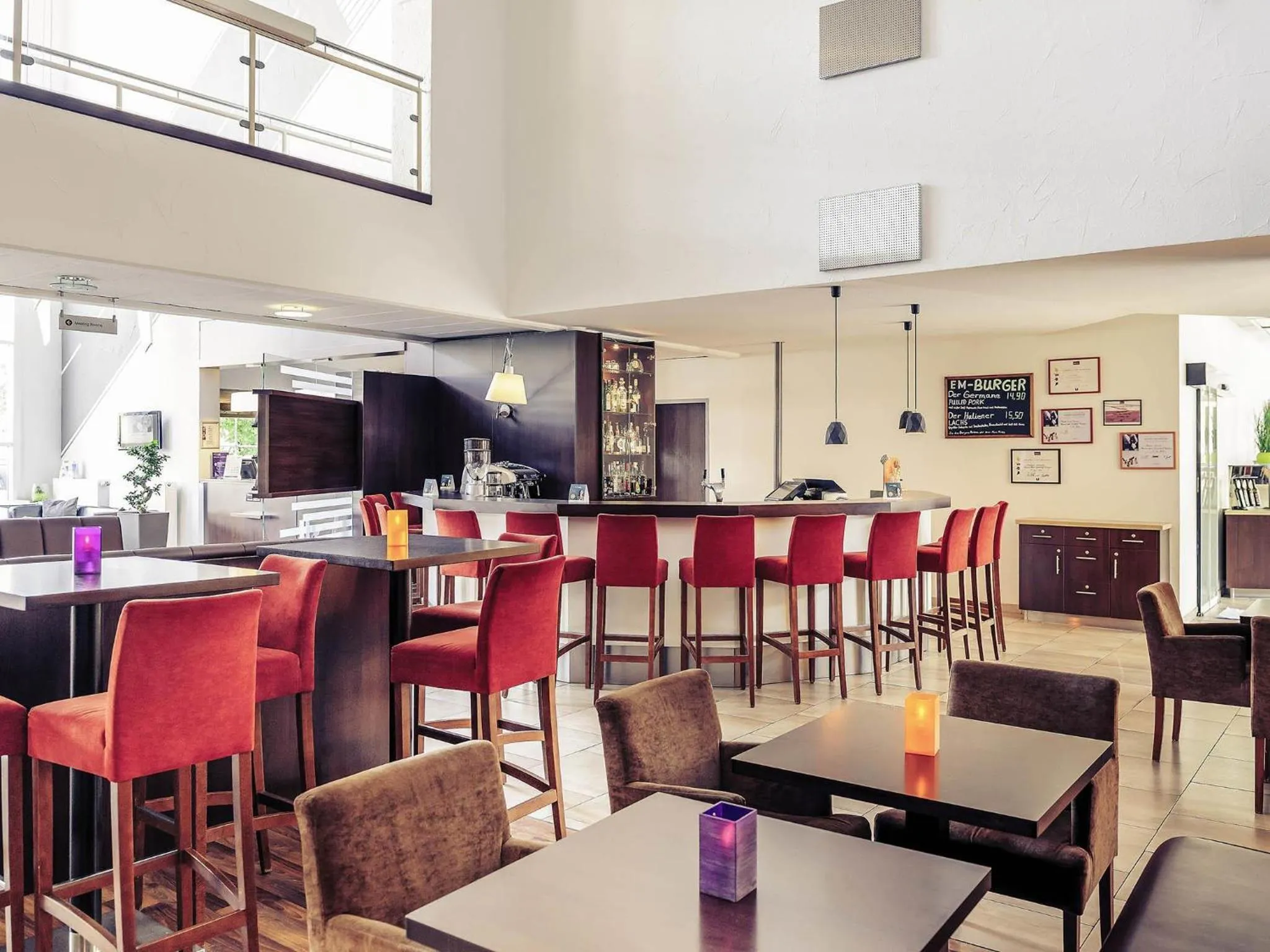 Lounge or bar in Mercure Hotel Düsseldorf Ratingen