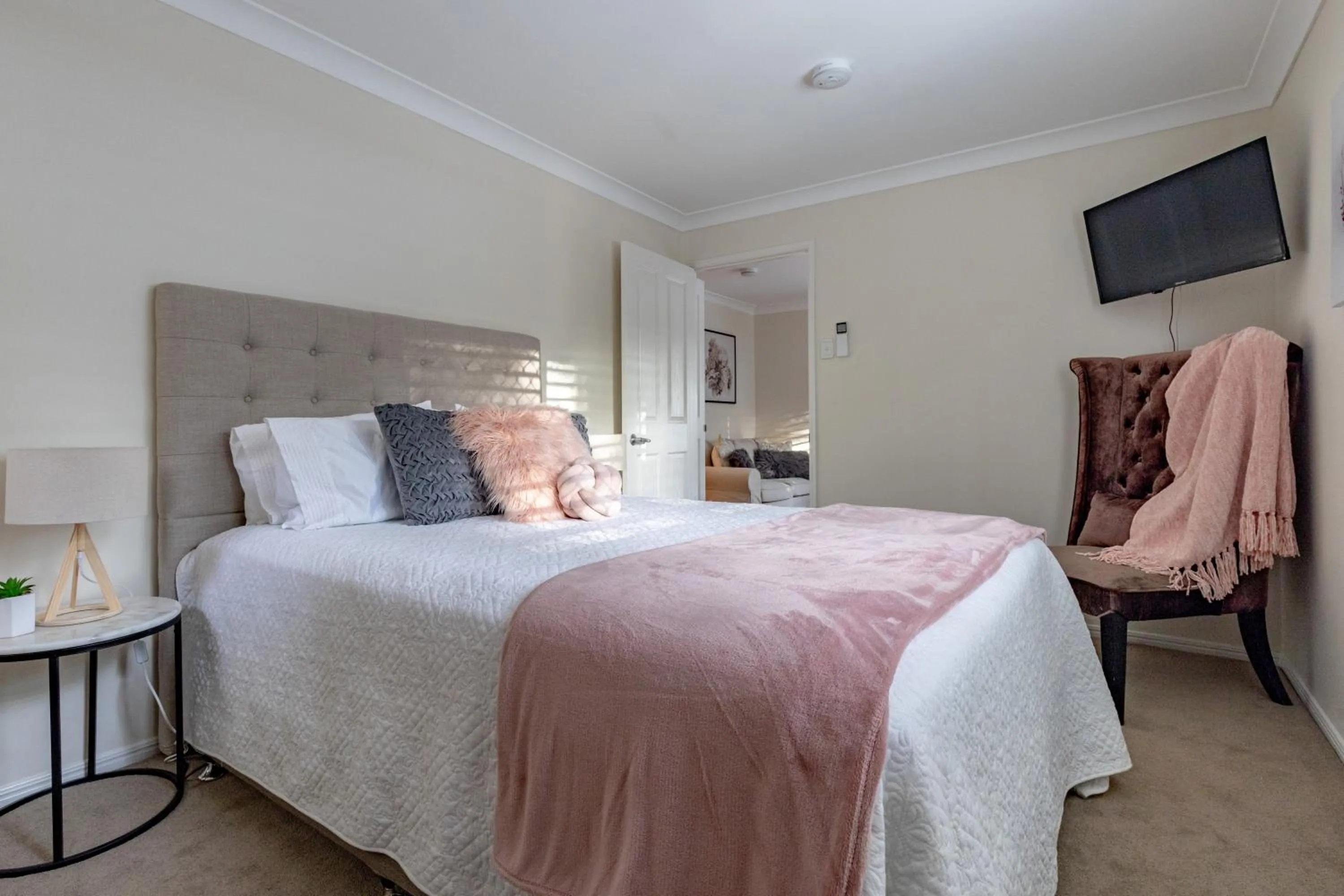 Bed in Woodford Gardens