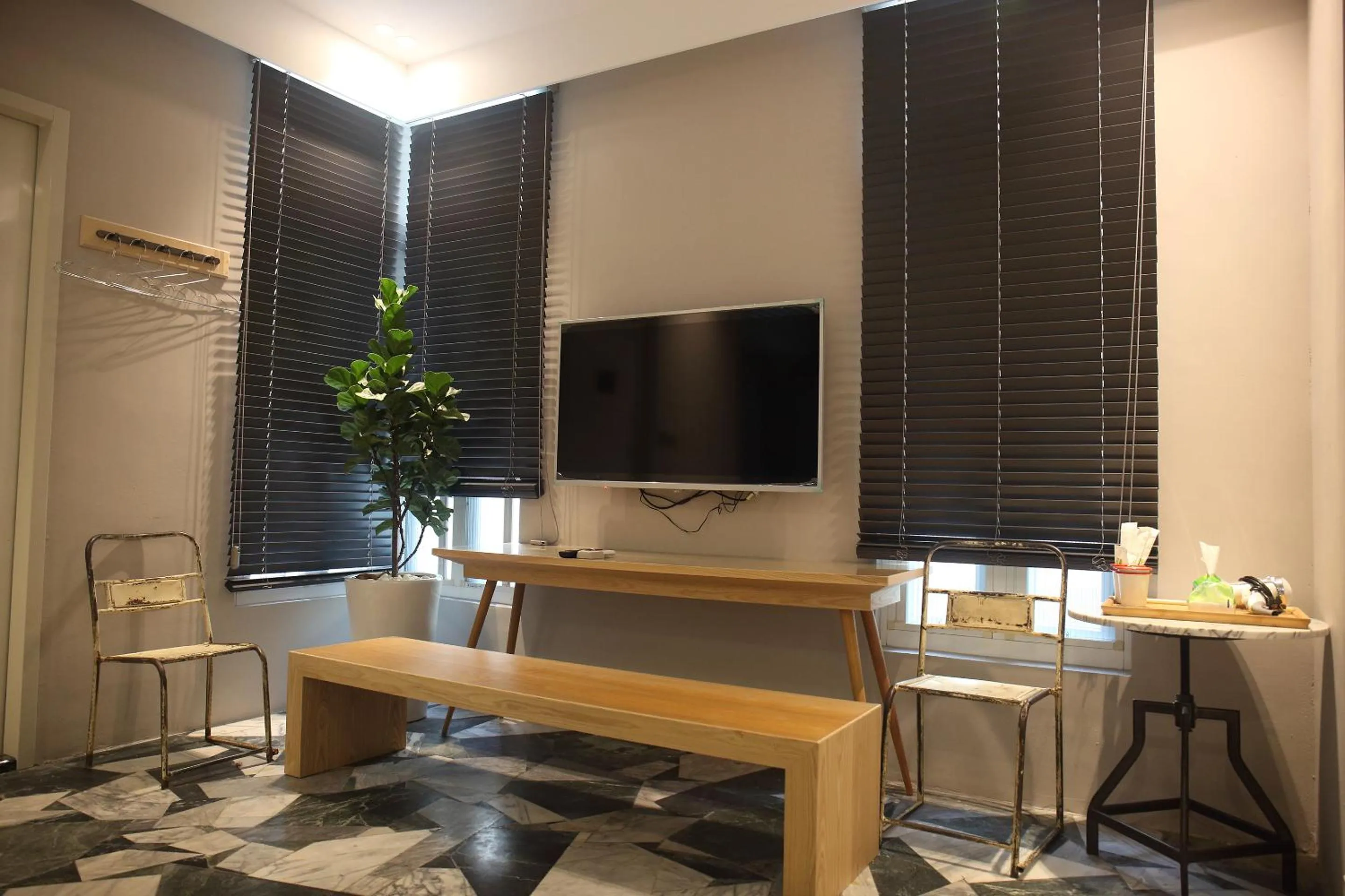 TV and multimedia in Spring Guest House