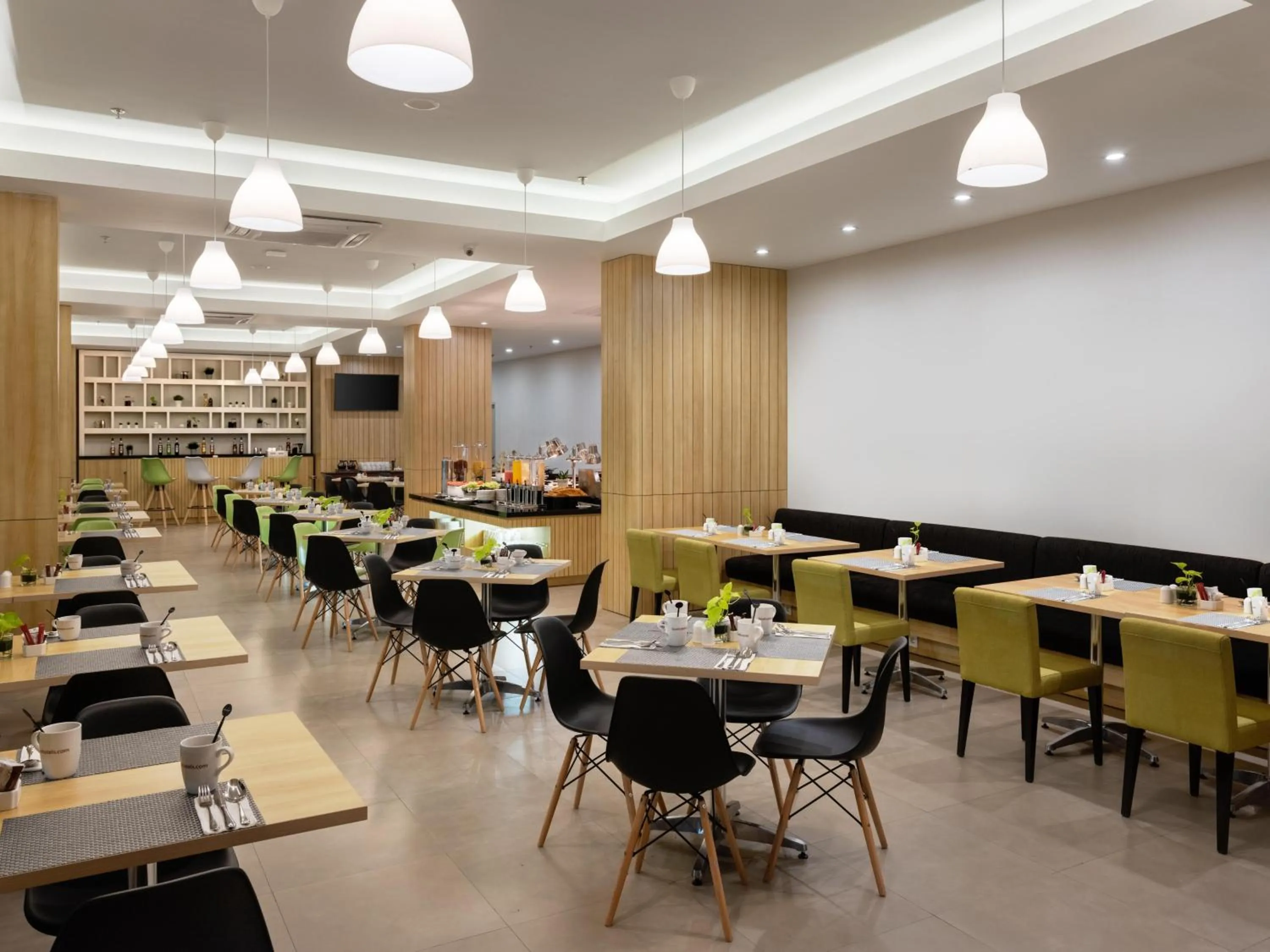 Restaurant/places to eat in favehotel Karawang