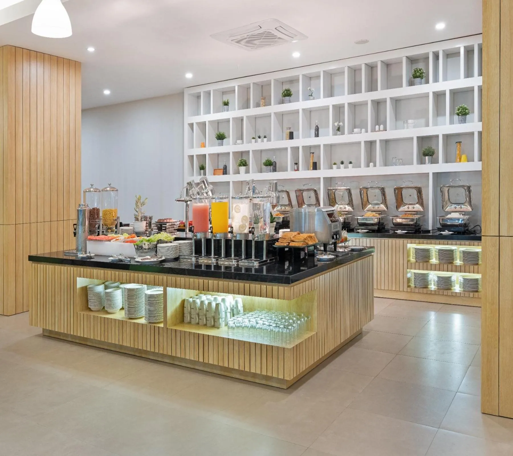 Restaurant/places to eat in favehotel Karawang