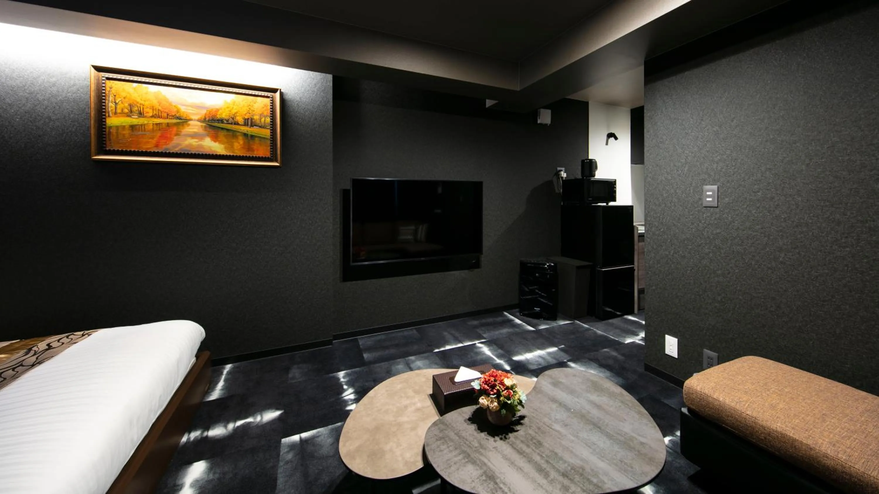 Photo of the whole room in GRAND BASE Takamatsu