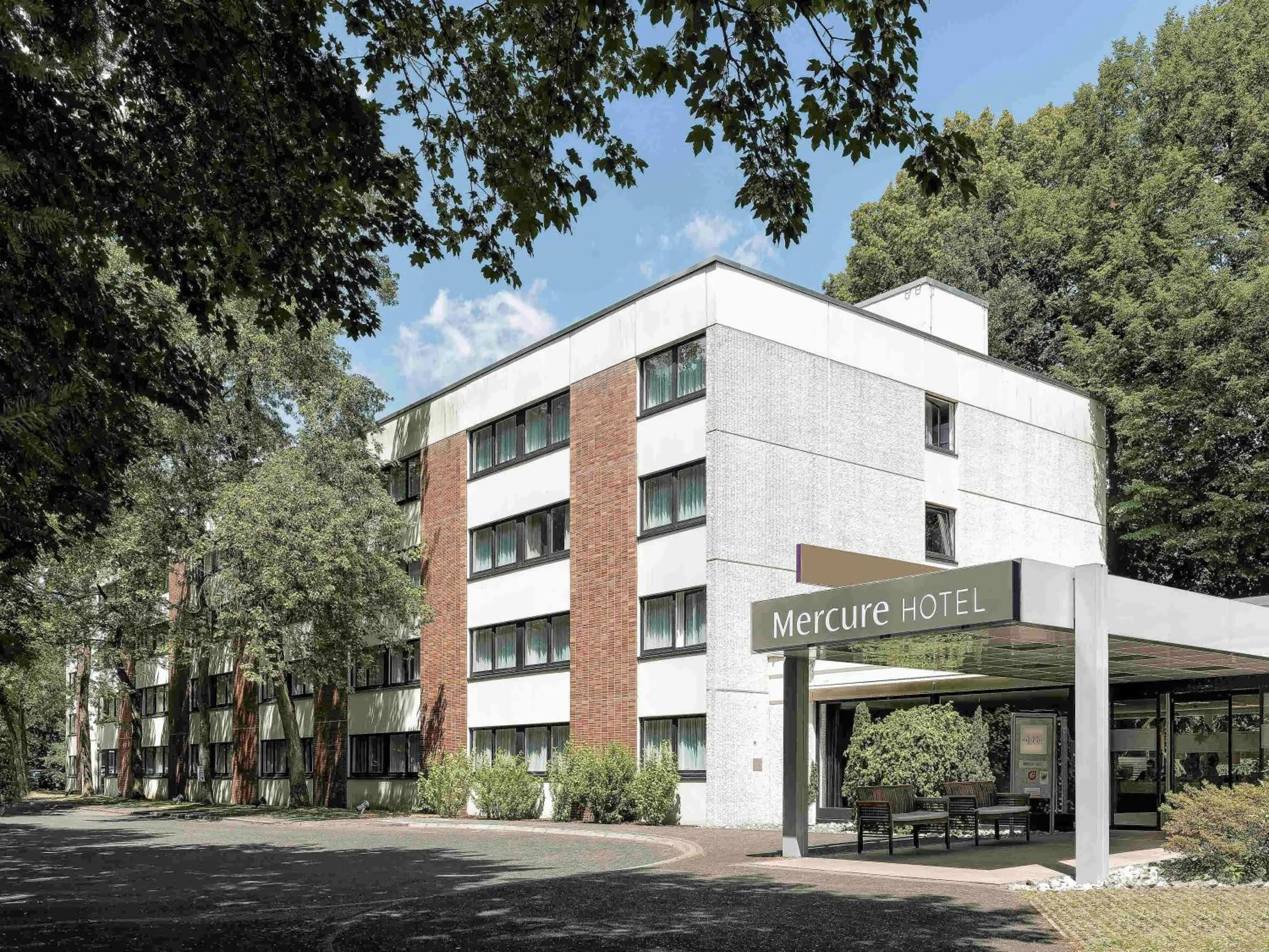 Property building in Mercure Hotel Bielefeld Johannisberg