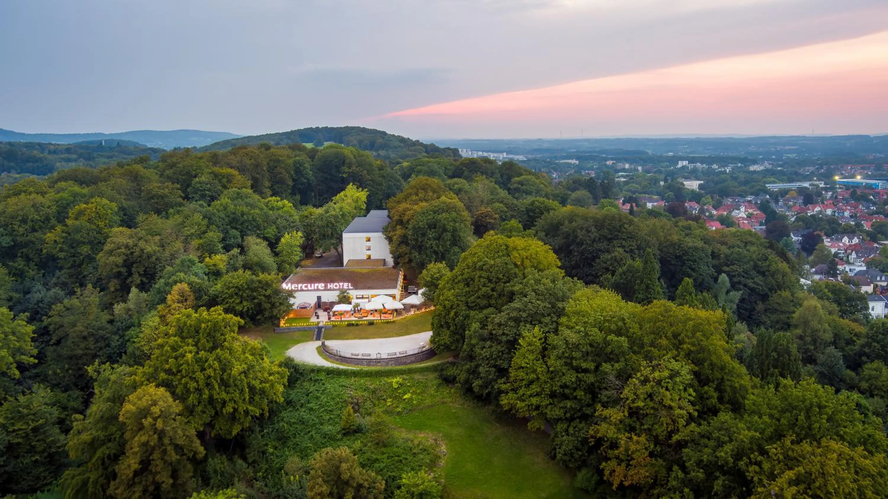 Property building in Mercure Hotel Bielefeld Johannisberg