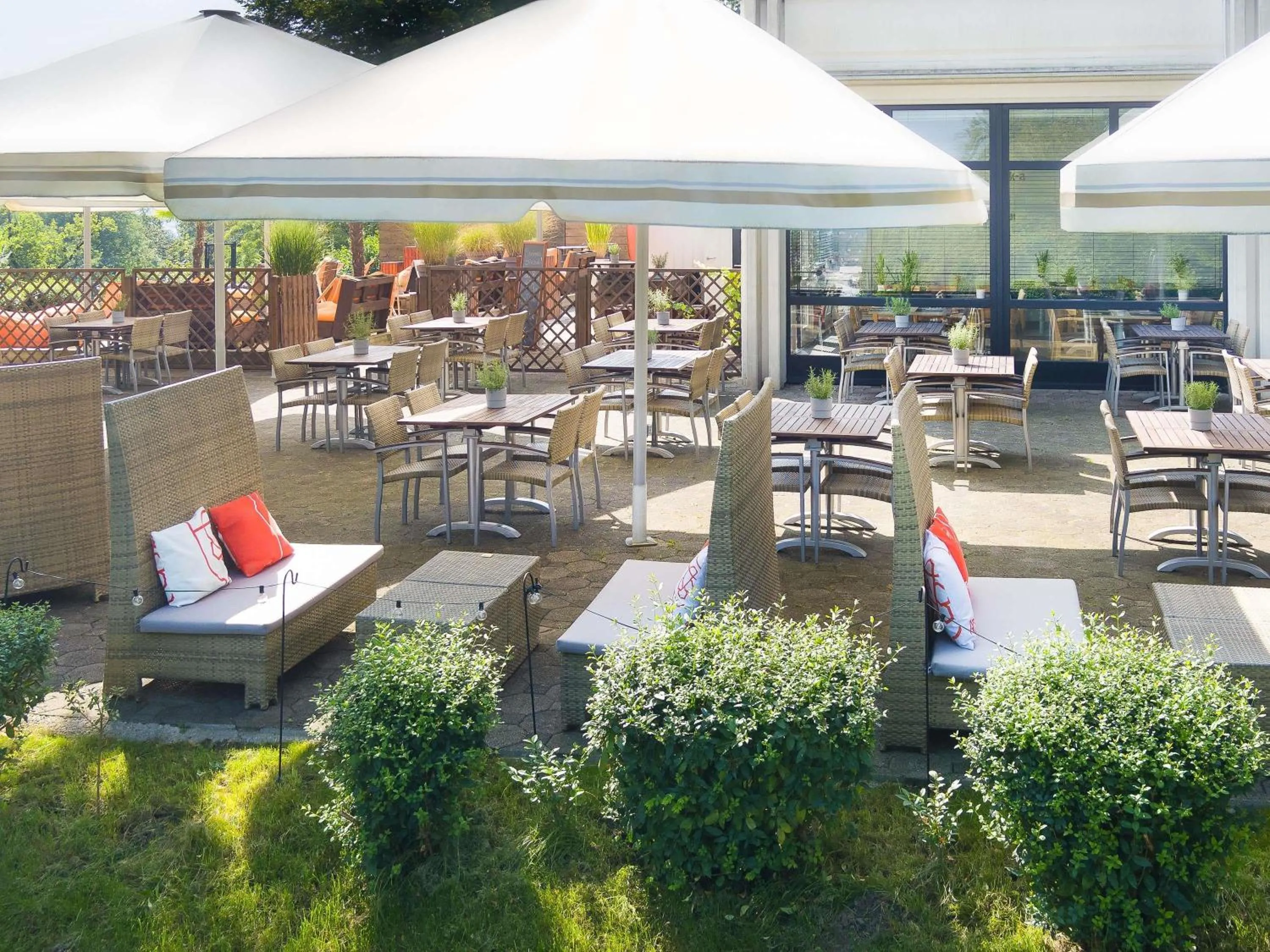 Property building in Mercure Hotel Bielefeld Johannisberg