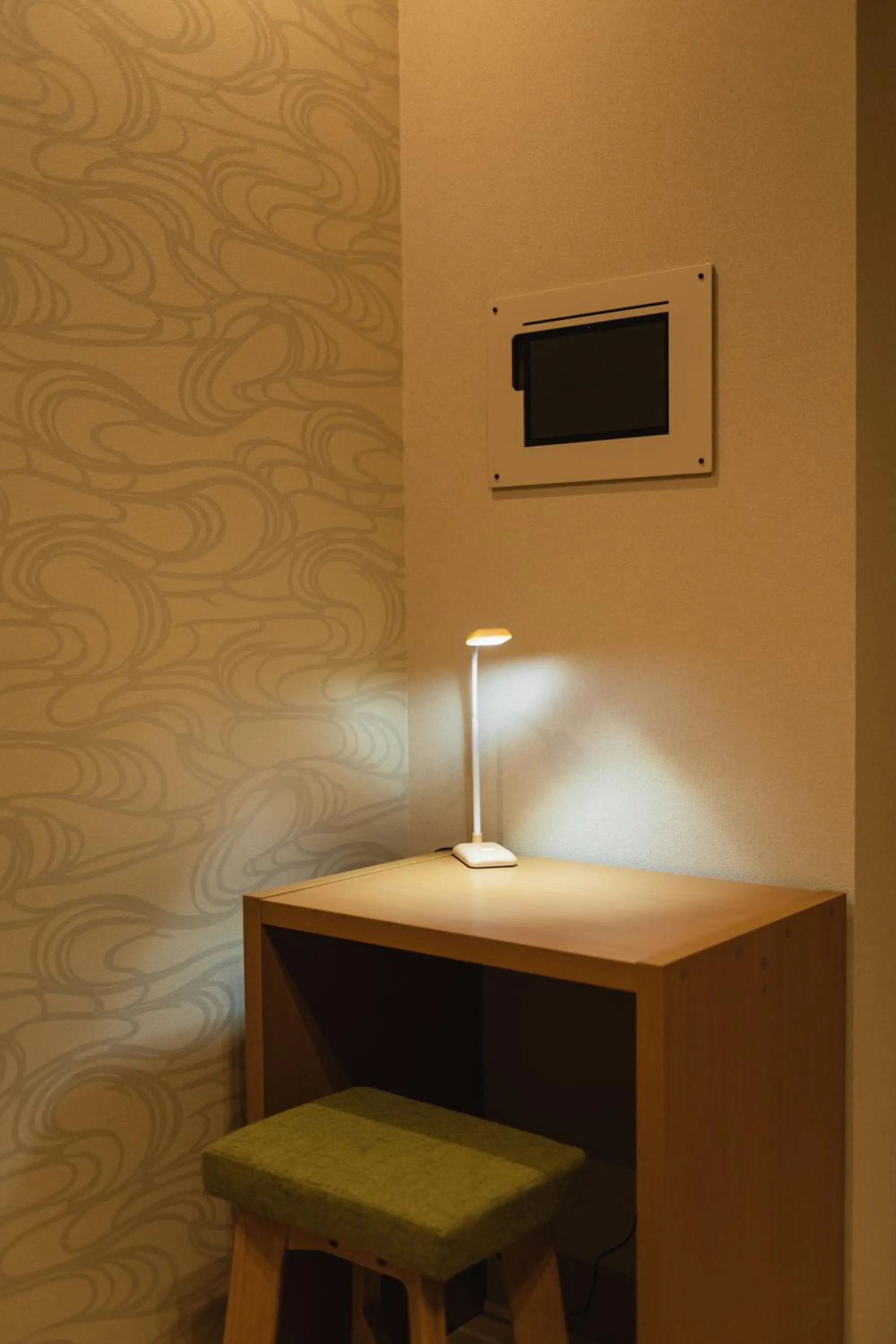 Decorative detail in GRAND BASE Crane