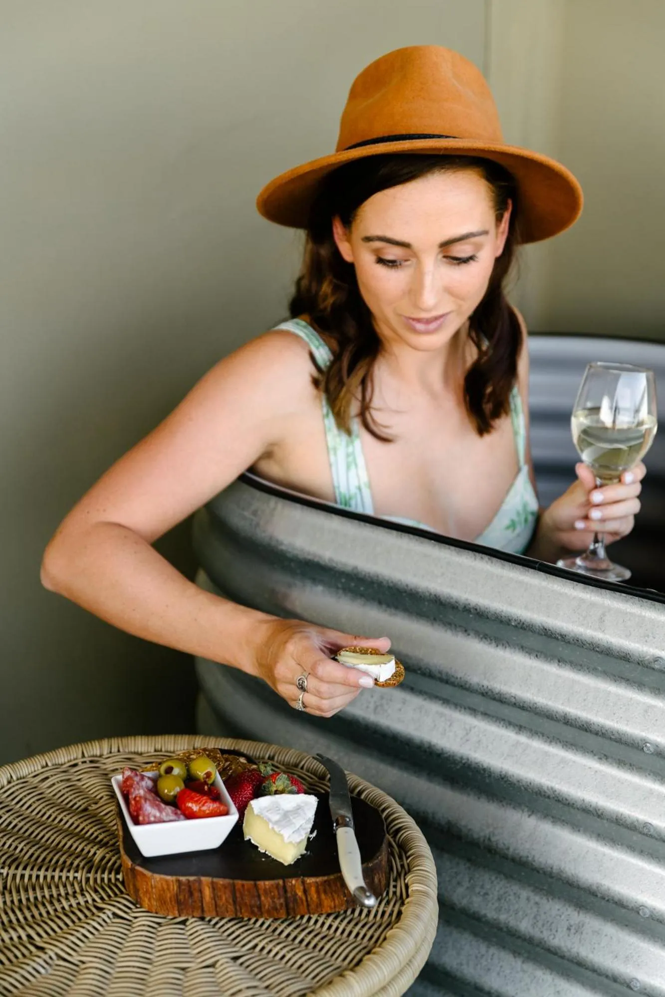 Open Air Bath in Mitchell Grass Retreat