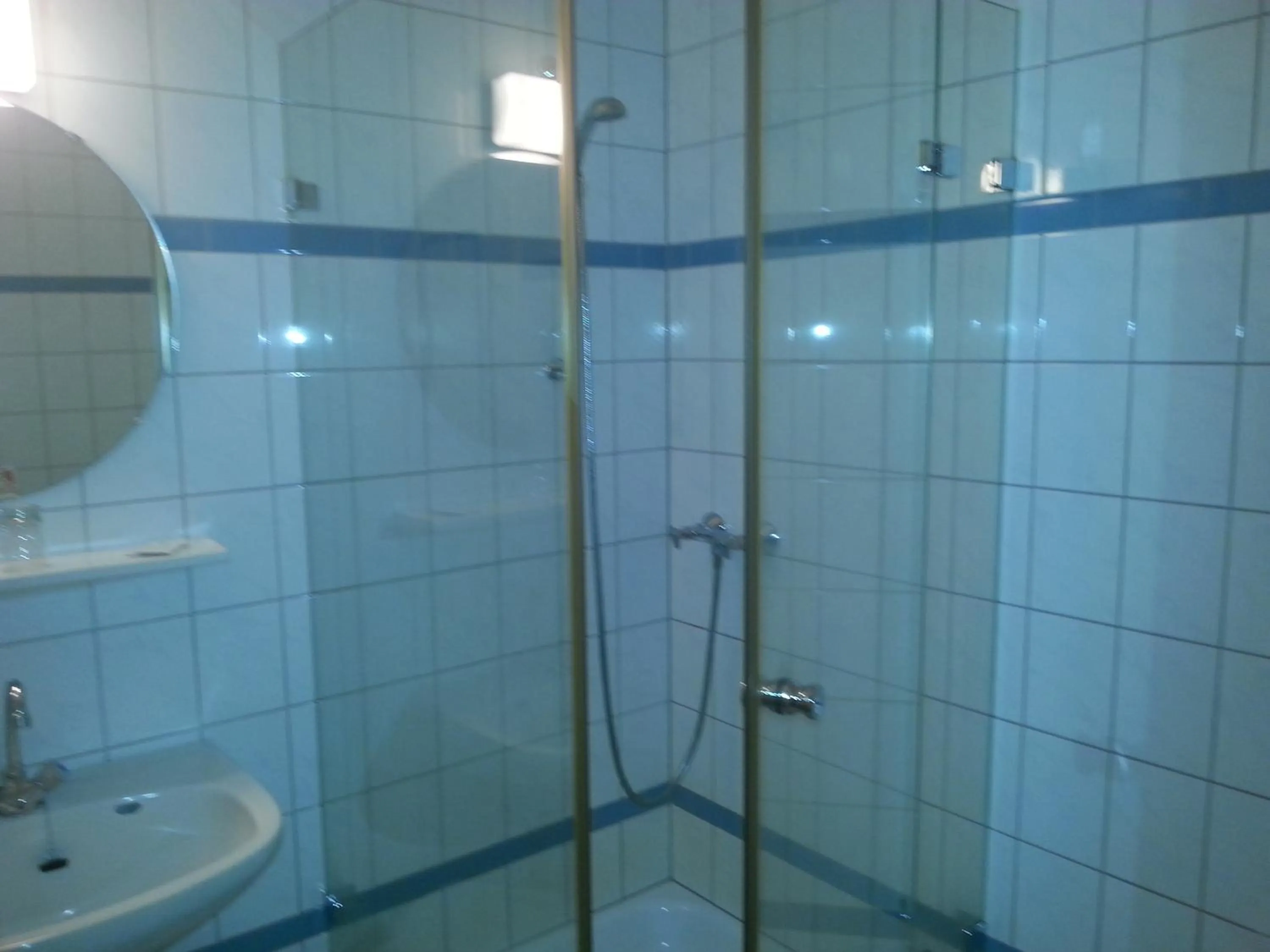 Bathroom in Hotel Restaurant Rückert