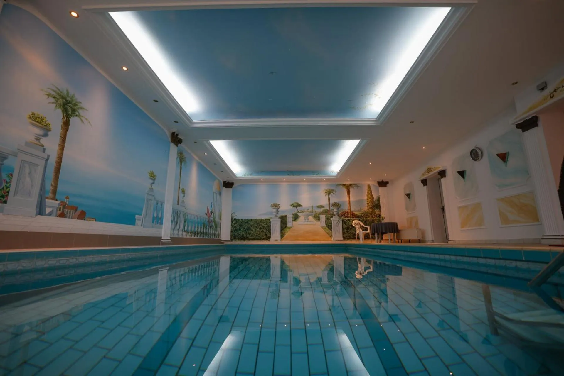 Swimming pool in Hotel Restaurant Rückert