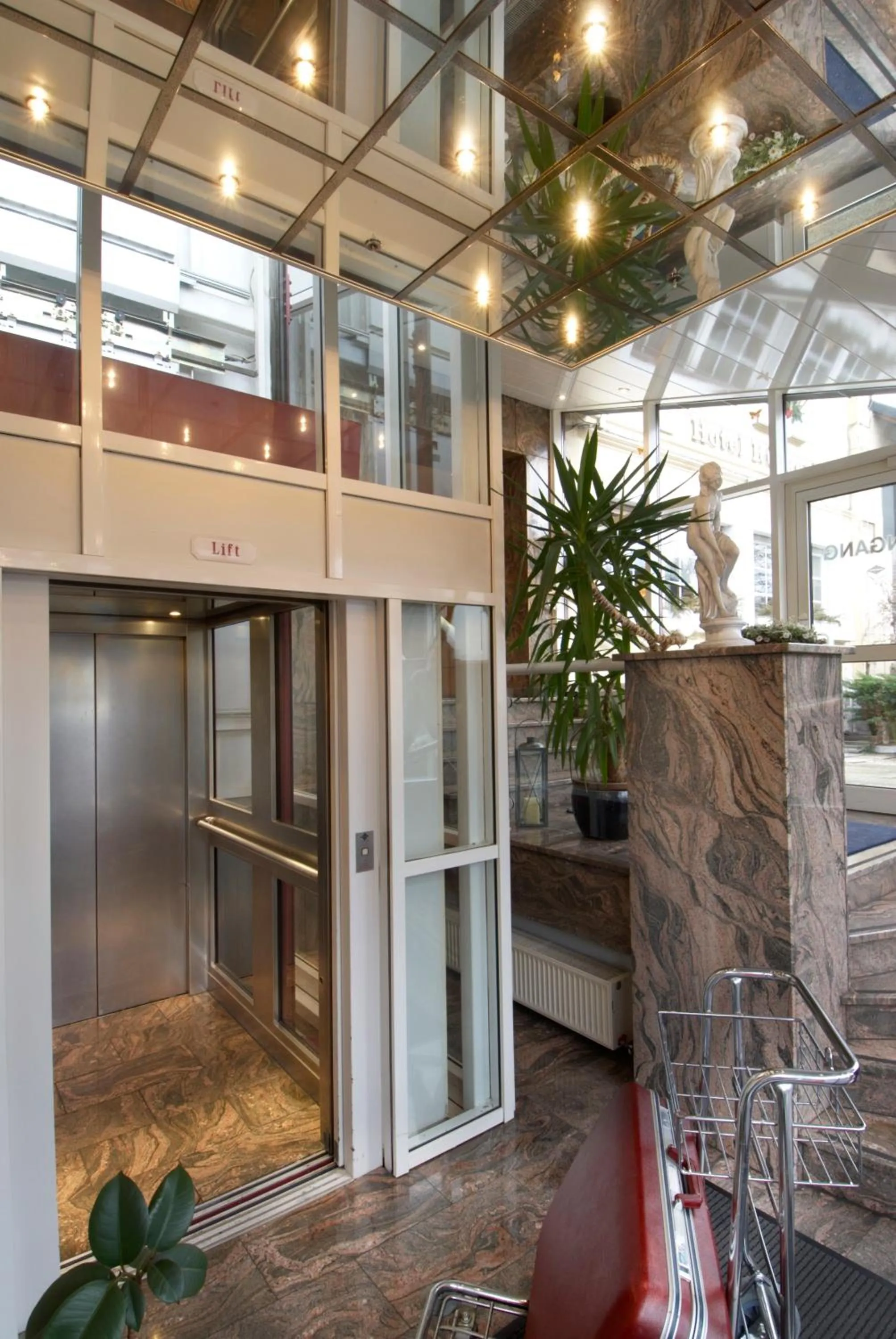 Day in Hotel Restaurant Rückert