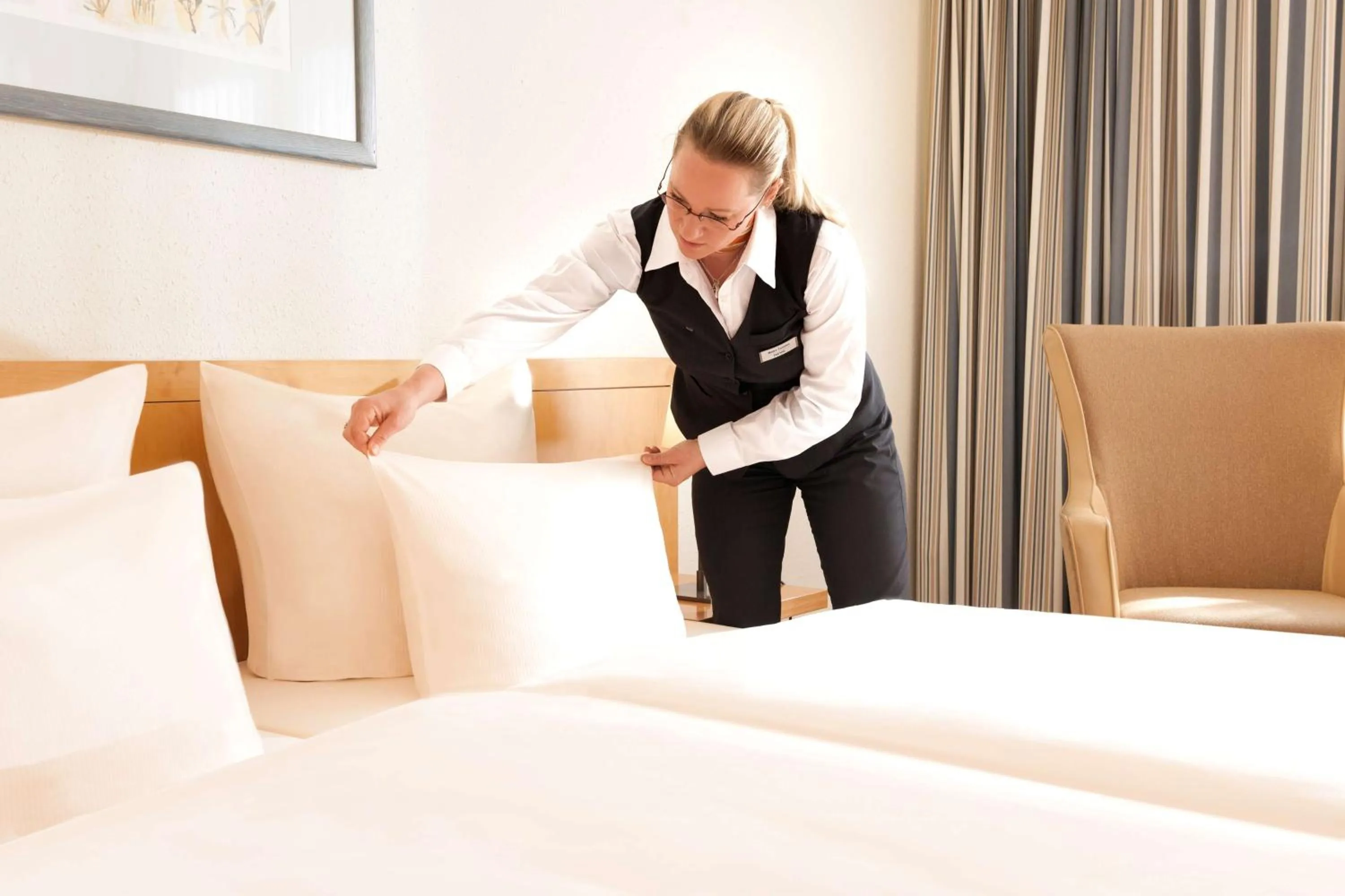 TV and multimedia, Bed in Dorint Am Goethepark Weimar