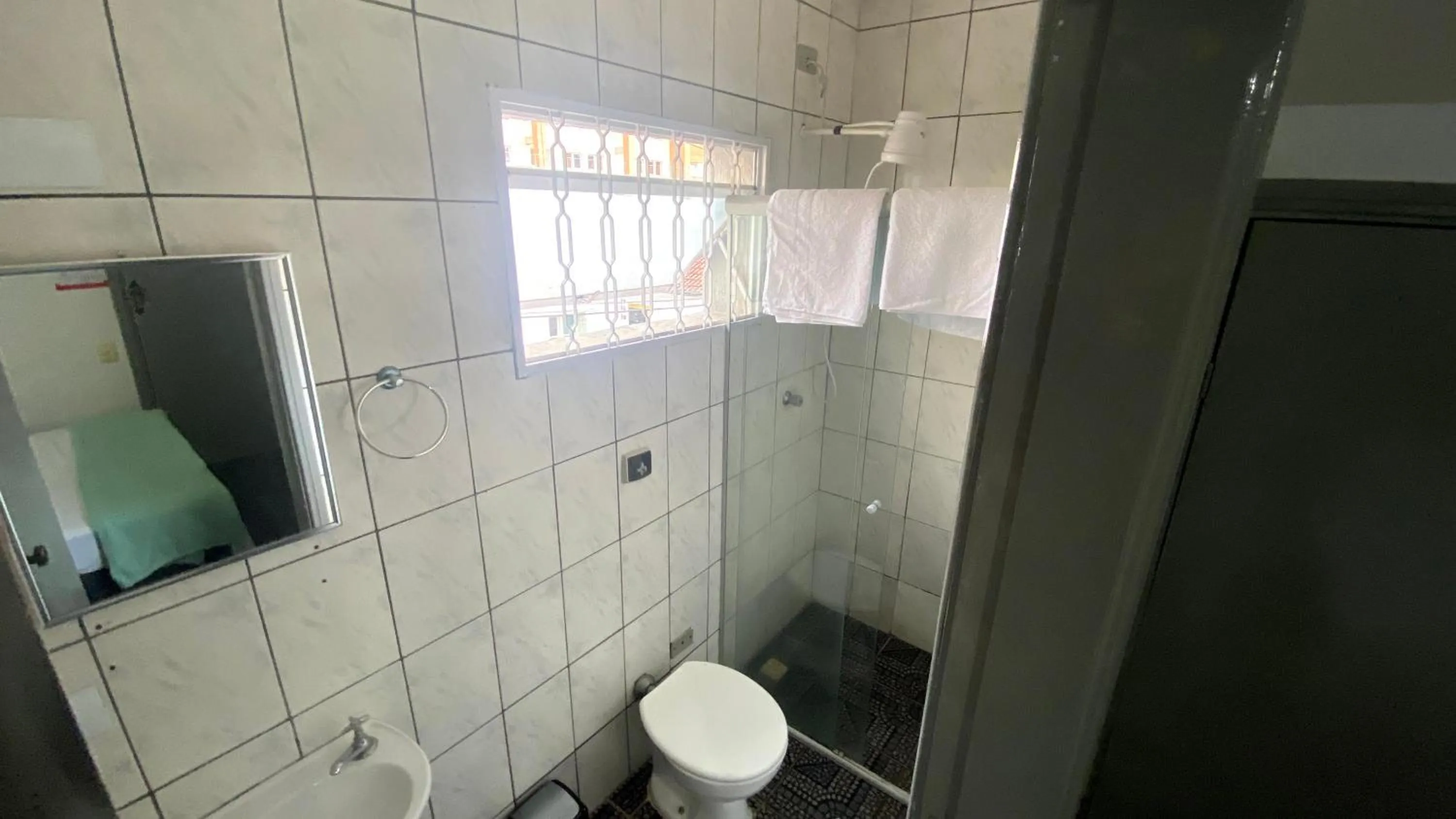 Toilet in Hotel dos Nobres