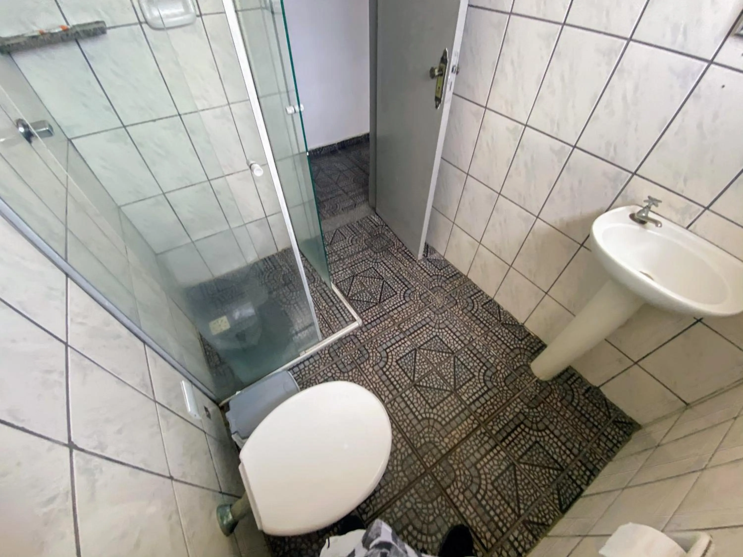 Shower in Hotel dos Nobres