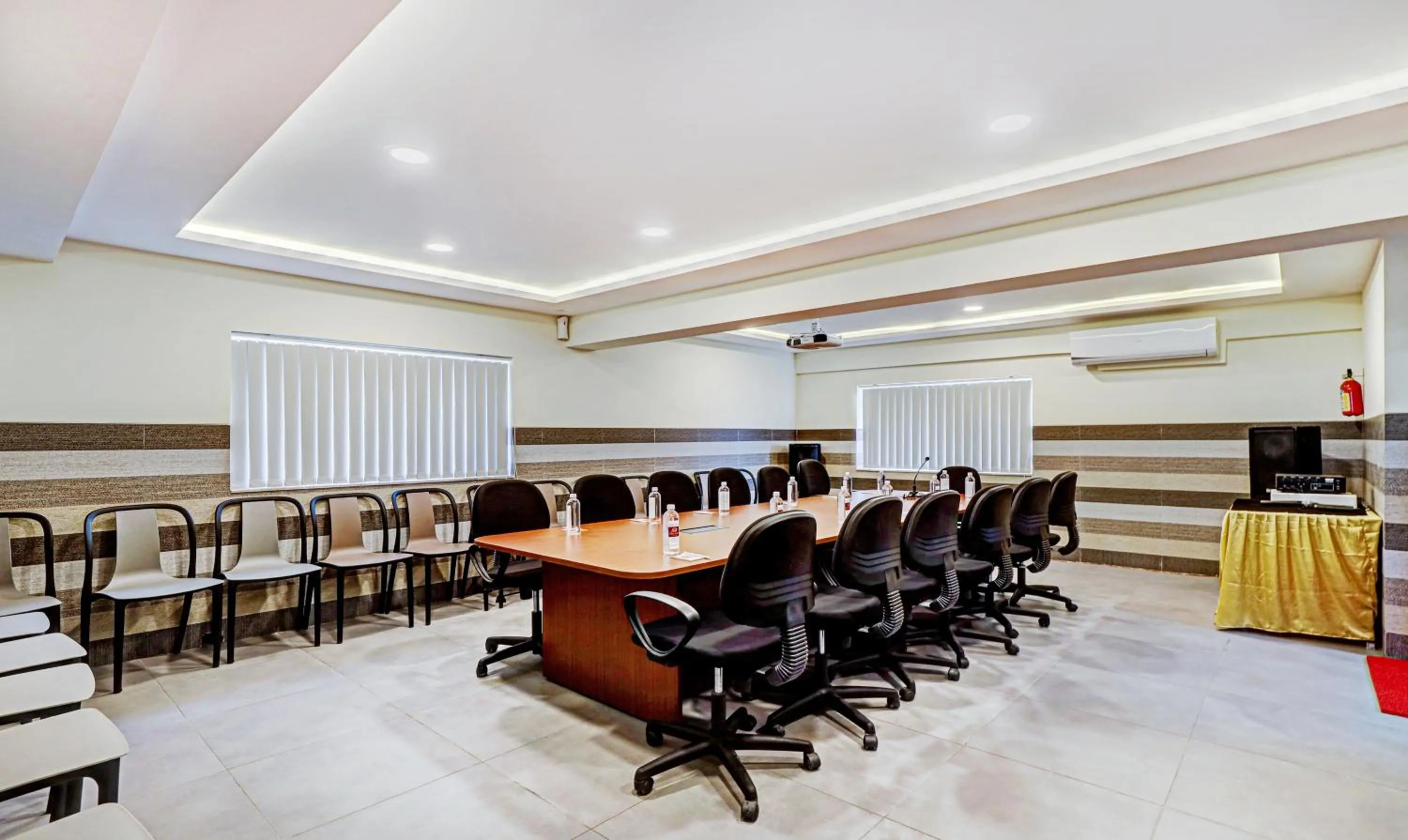Meeting/conference room in Treebo Galaxy Suites Mathikere