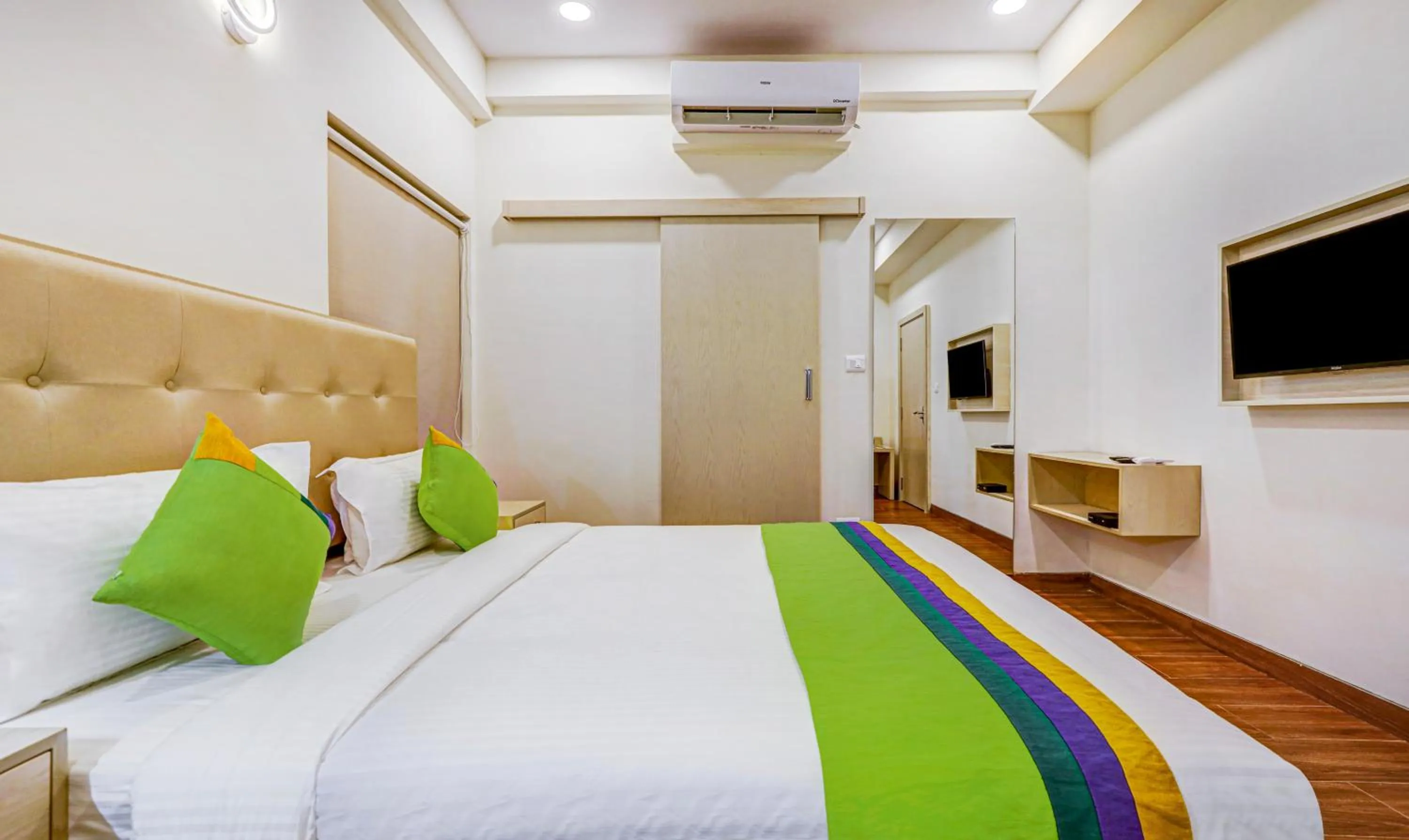 Bedroom, Bed in Treebo Galaxy Suites Mathikere