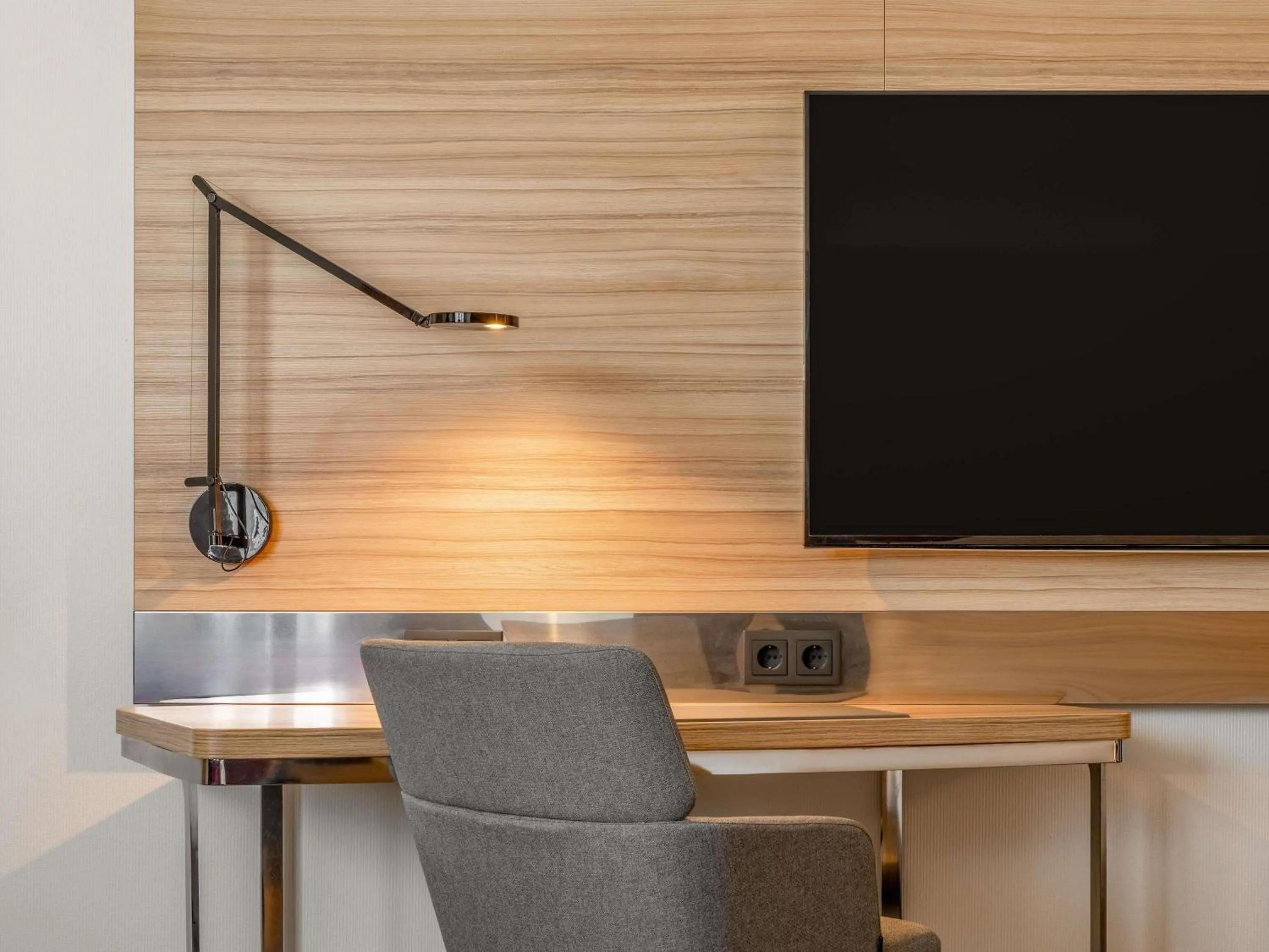 Bedroom in Novotel München City