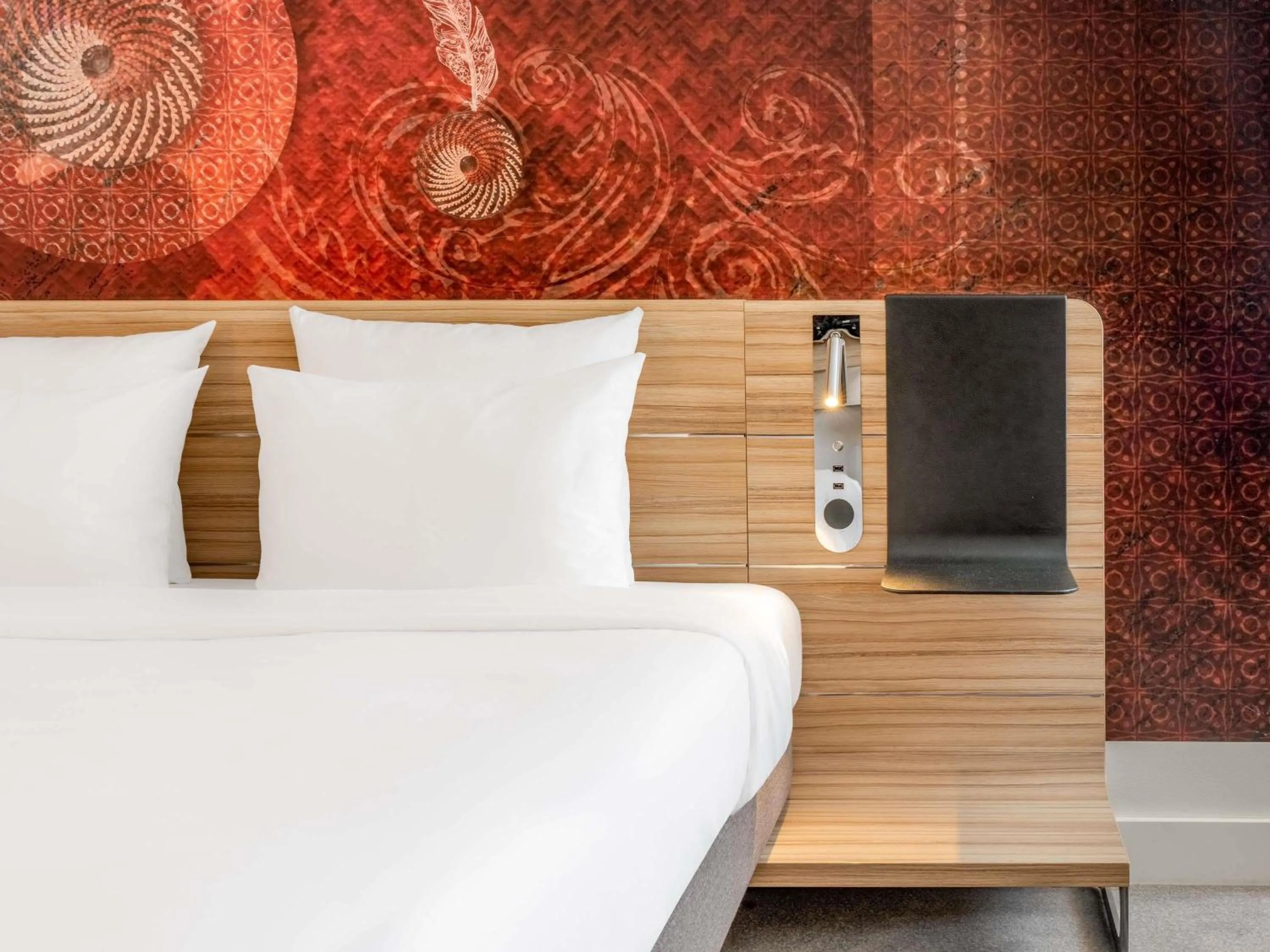 Bedroom, Bed in Novotel München City