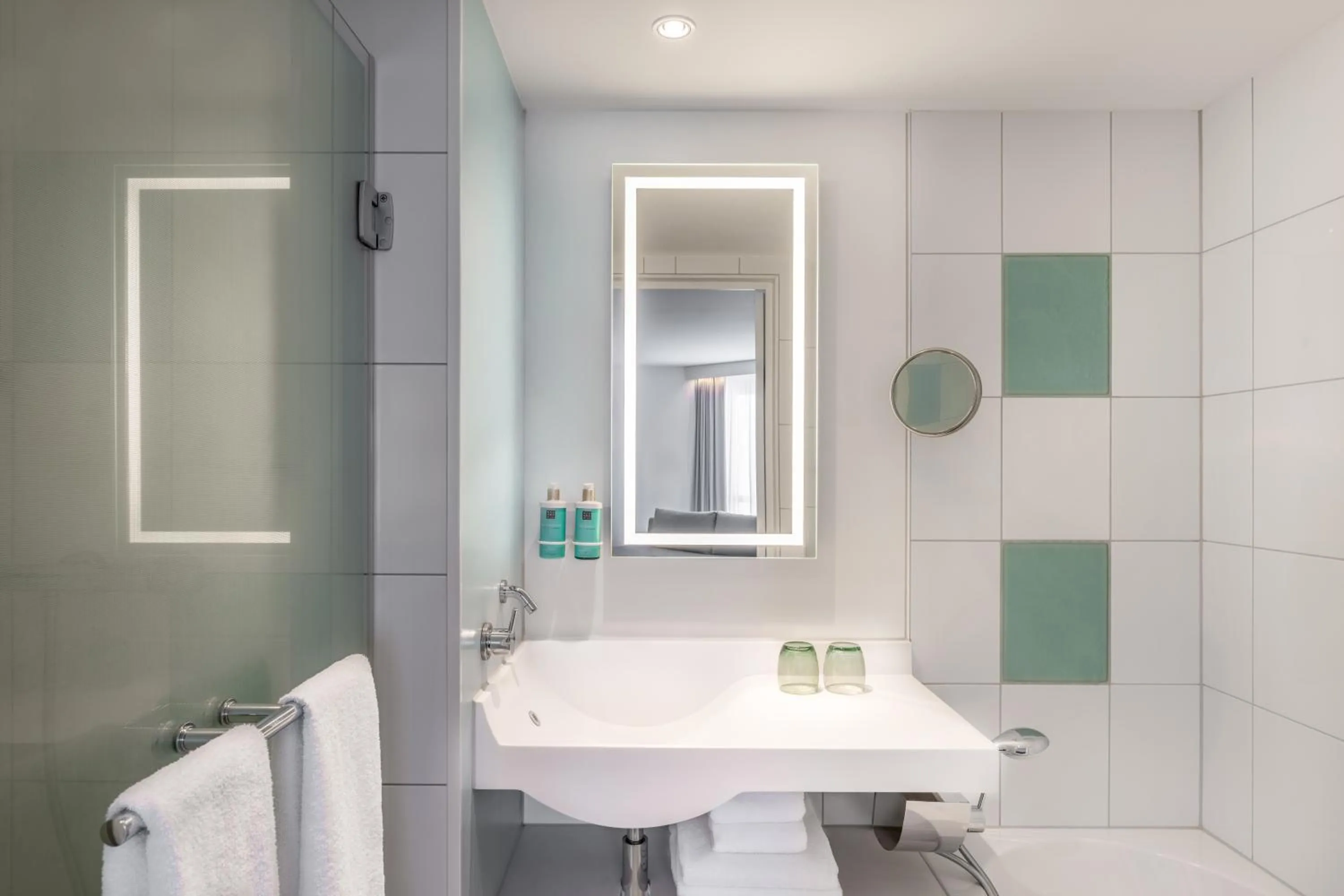 Bathroom in Novotel München City