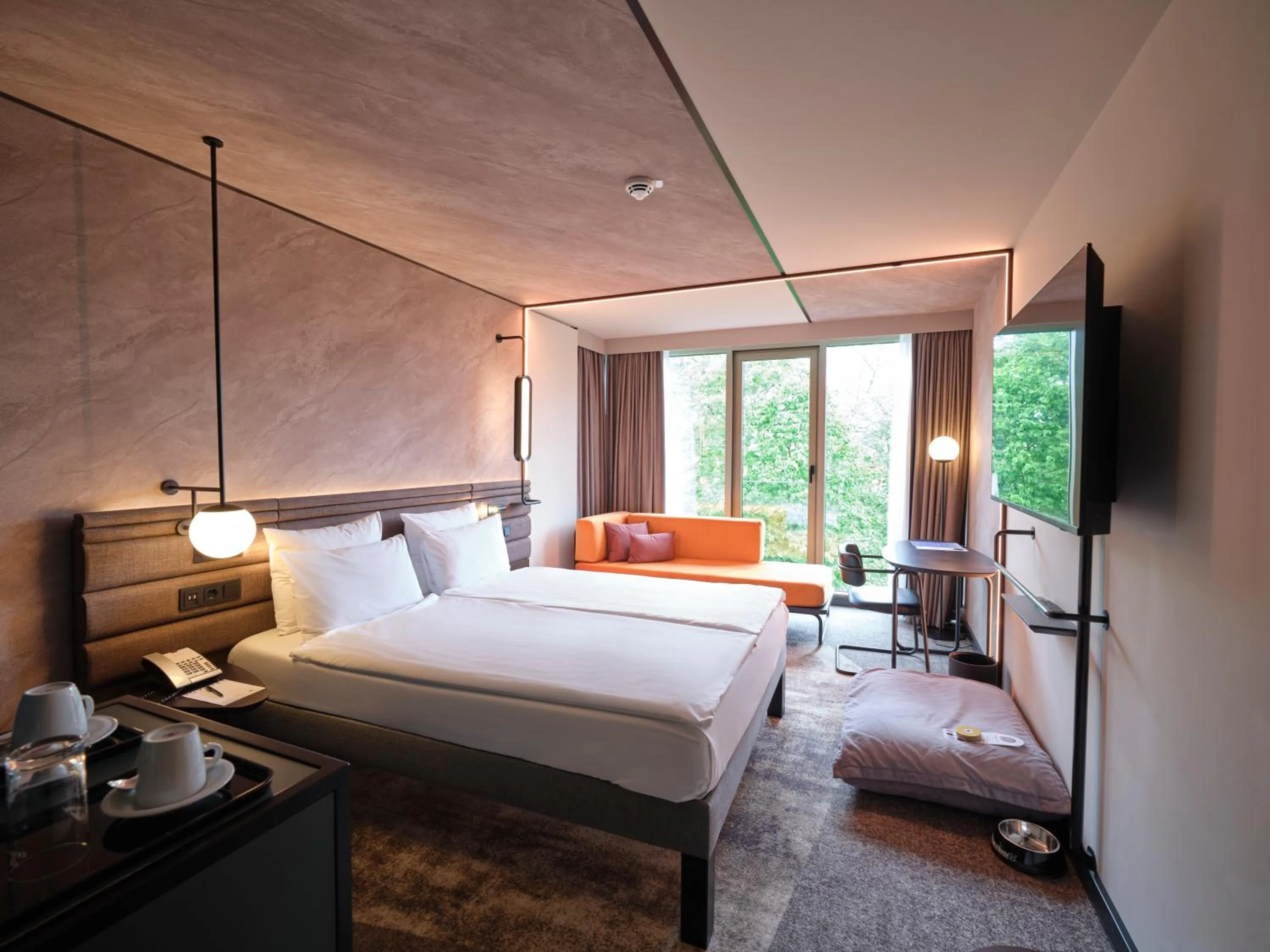 Photo of the whole room, Bed in Novotel München City