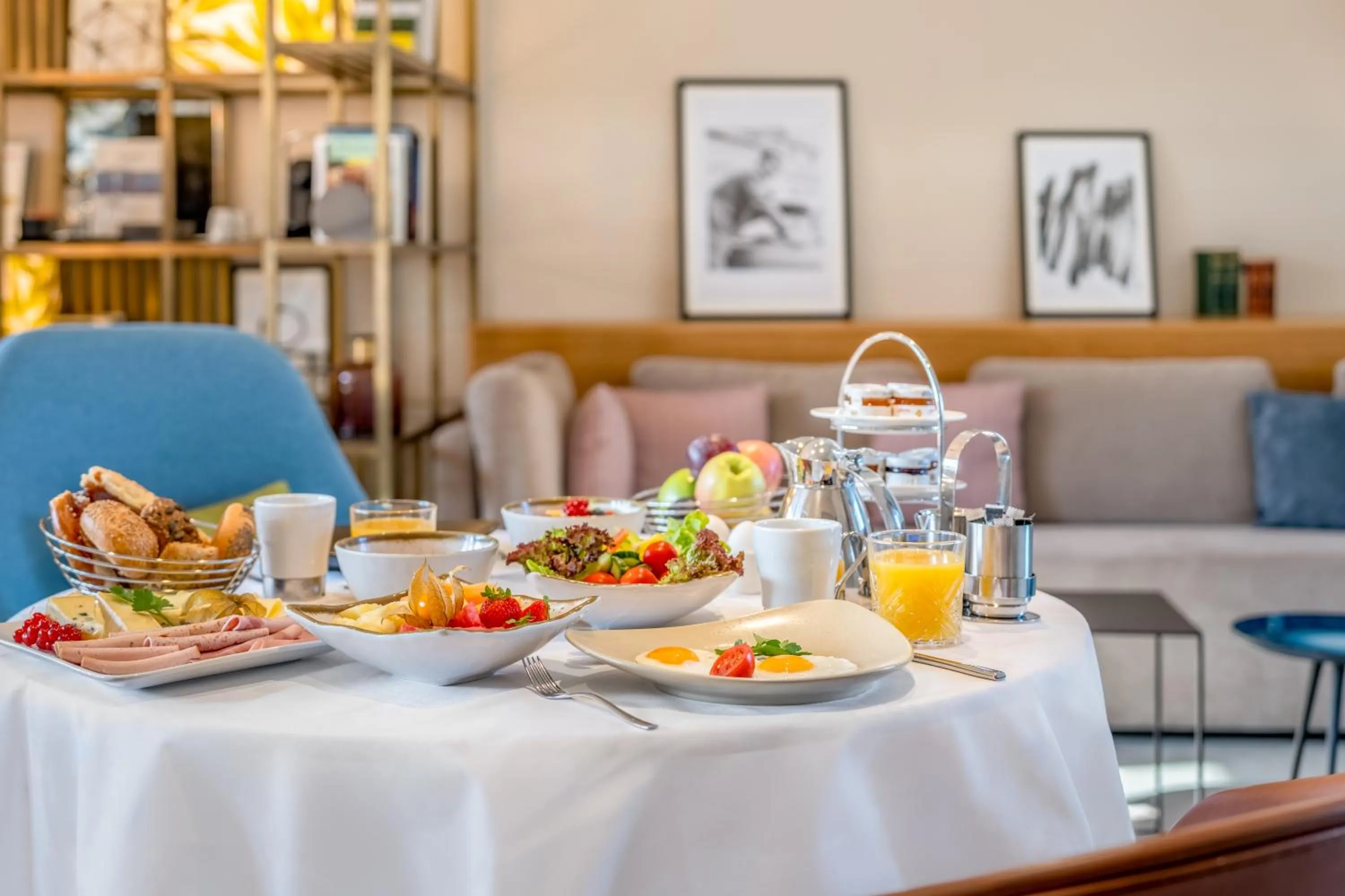 Restaurant/places to eat in Novotel München City