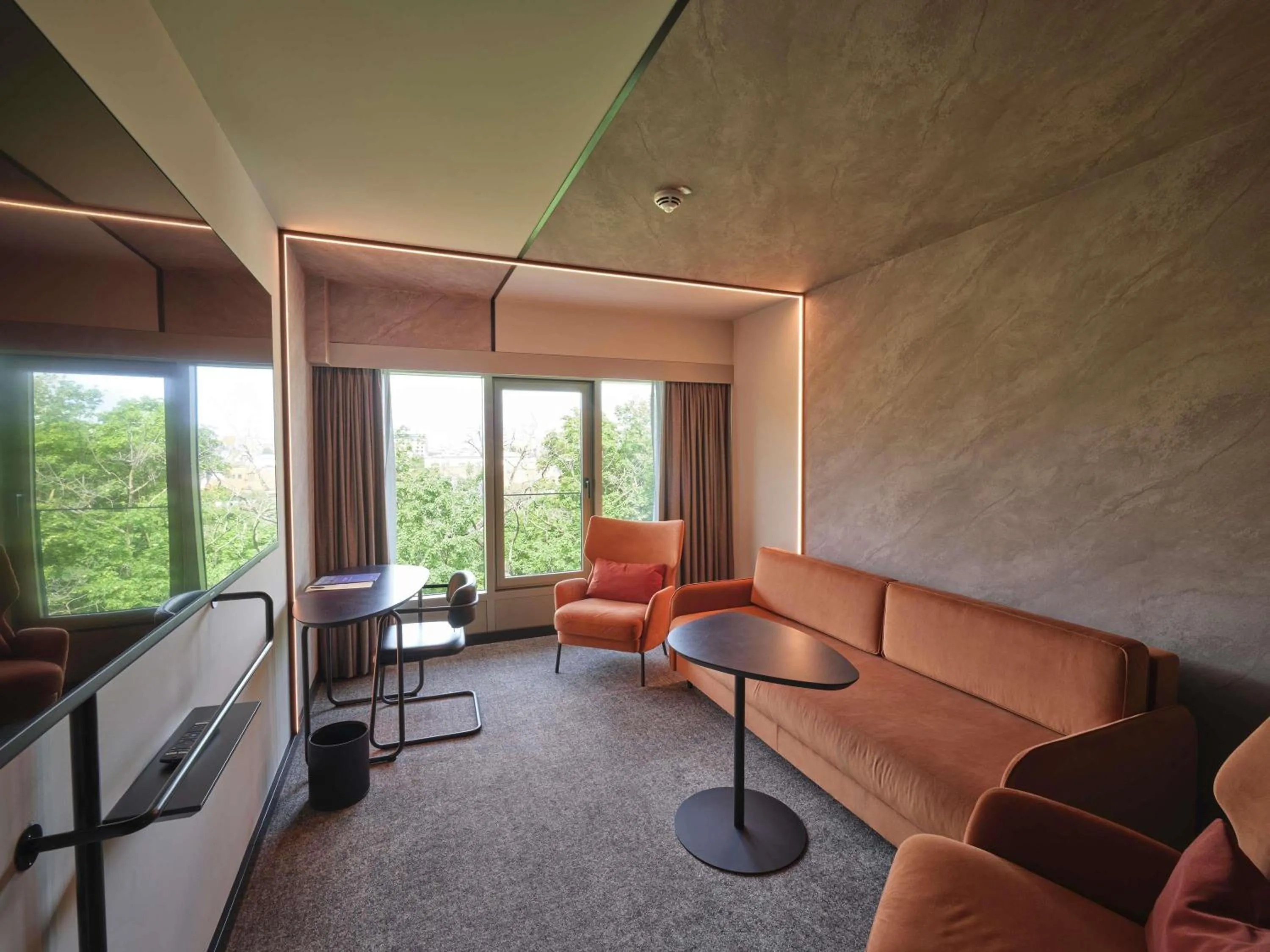 Bedroom in Novotel München City