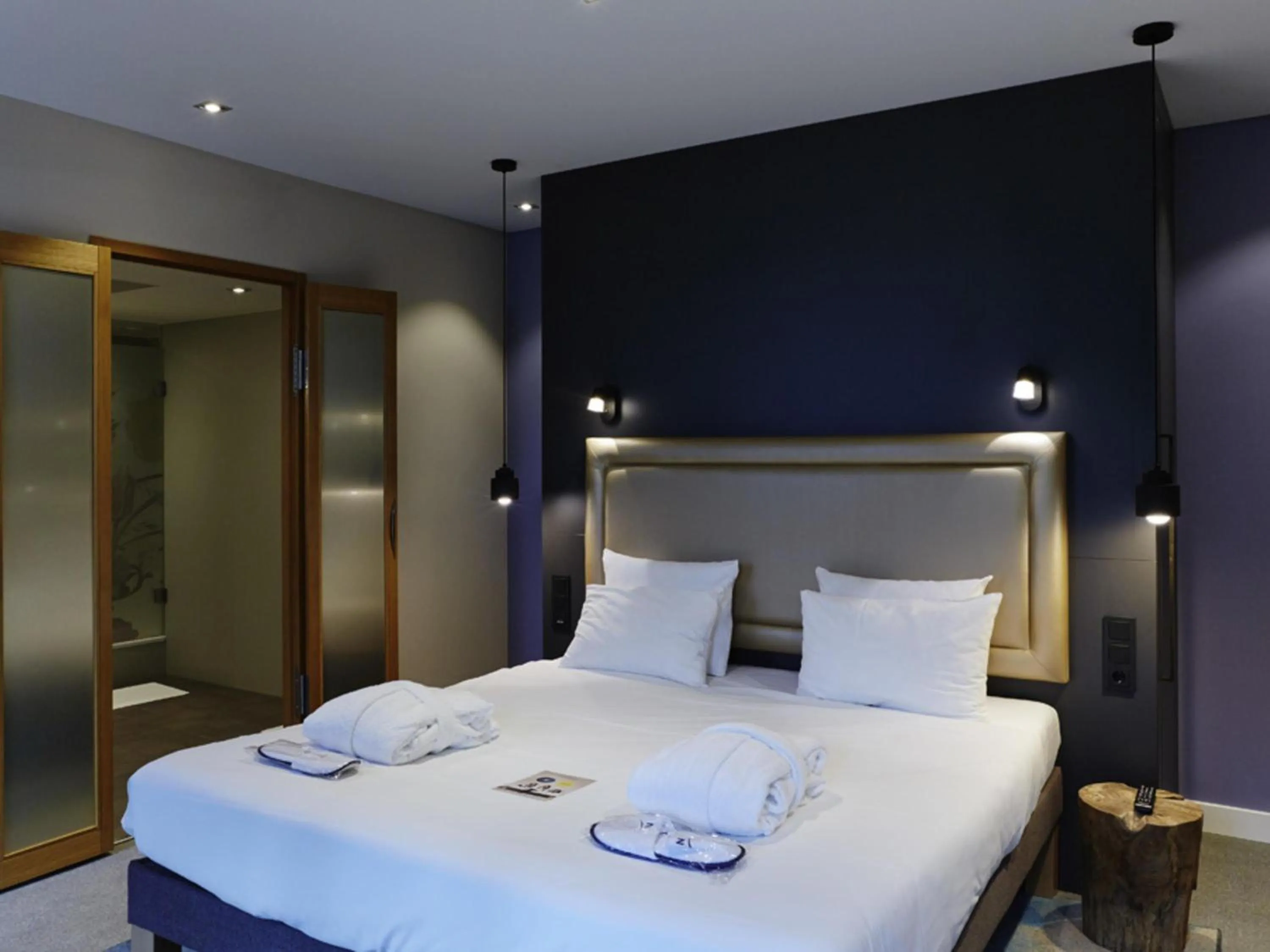 Bedroom, Bed in Novotel München City