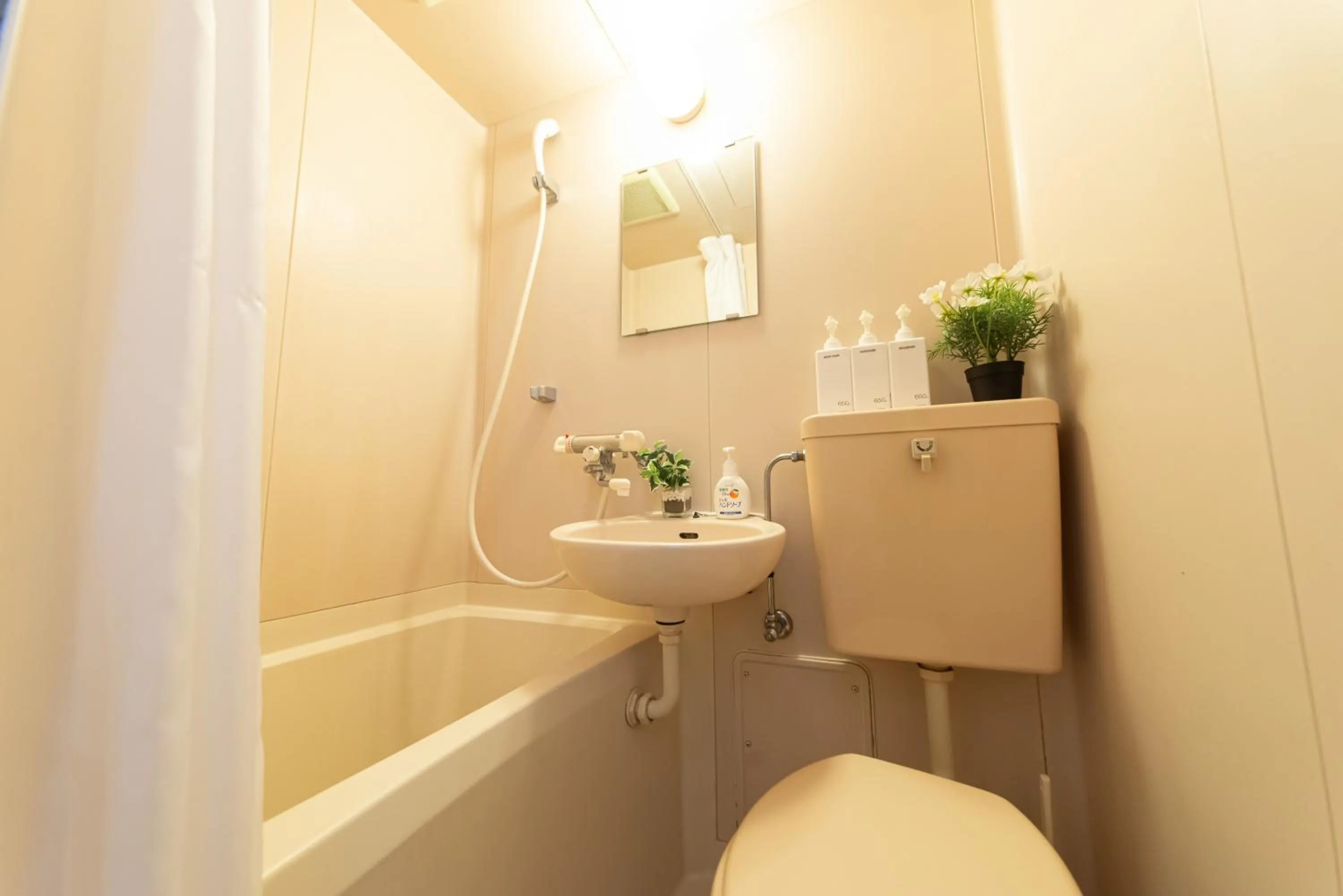 Toilet in nestay suite tokyo tabata