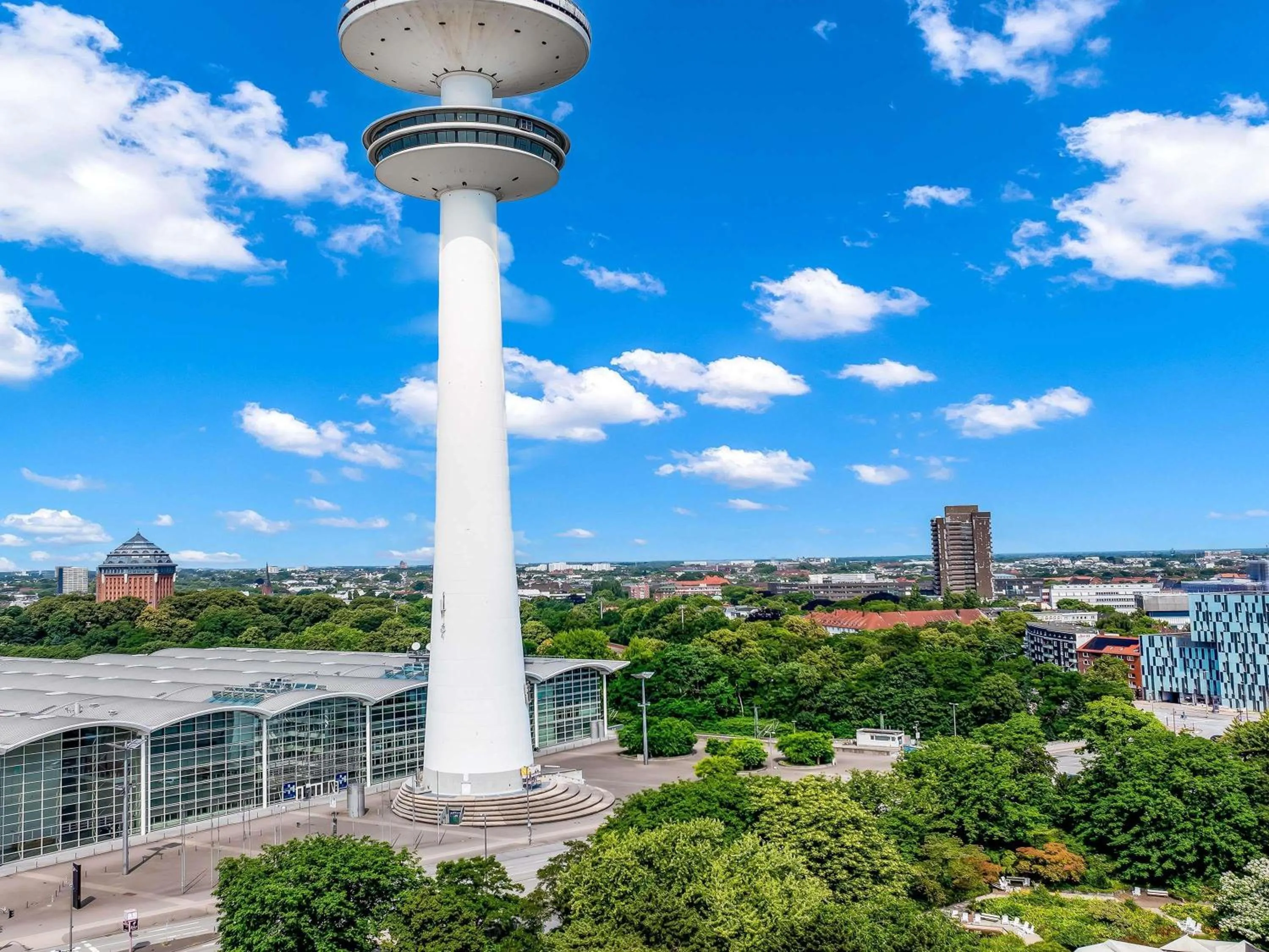 Property building in Mercure Hotel Hamburg Mitte