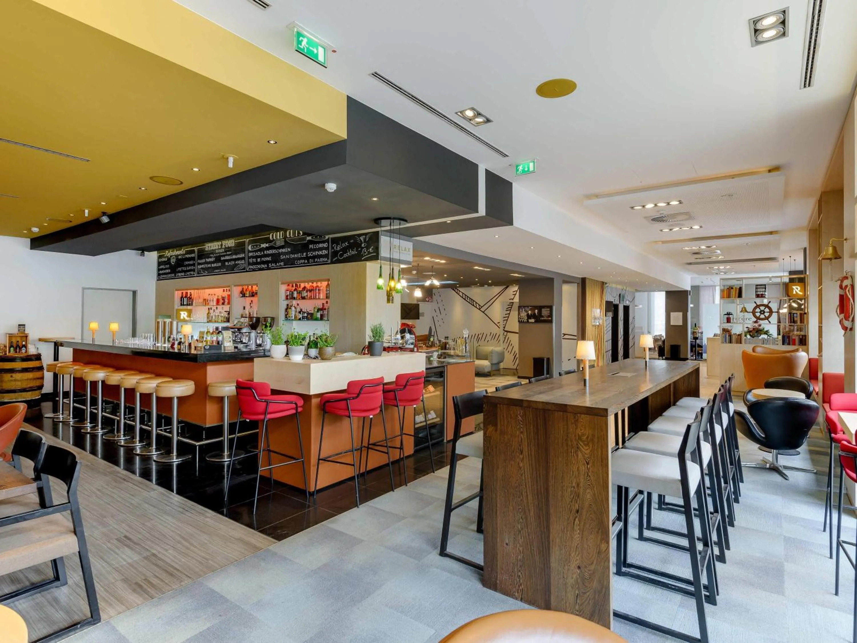 Lounge or bar in Mercure Hotel Hamburg Mitte