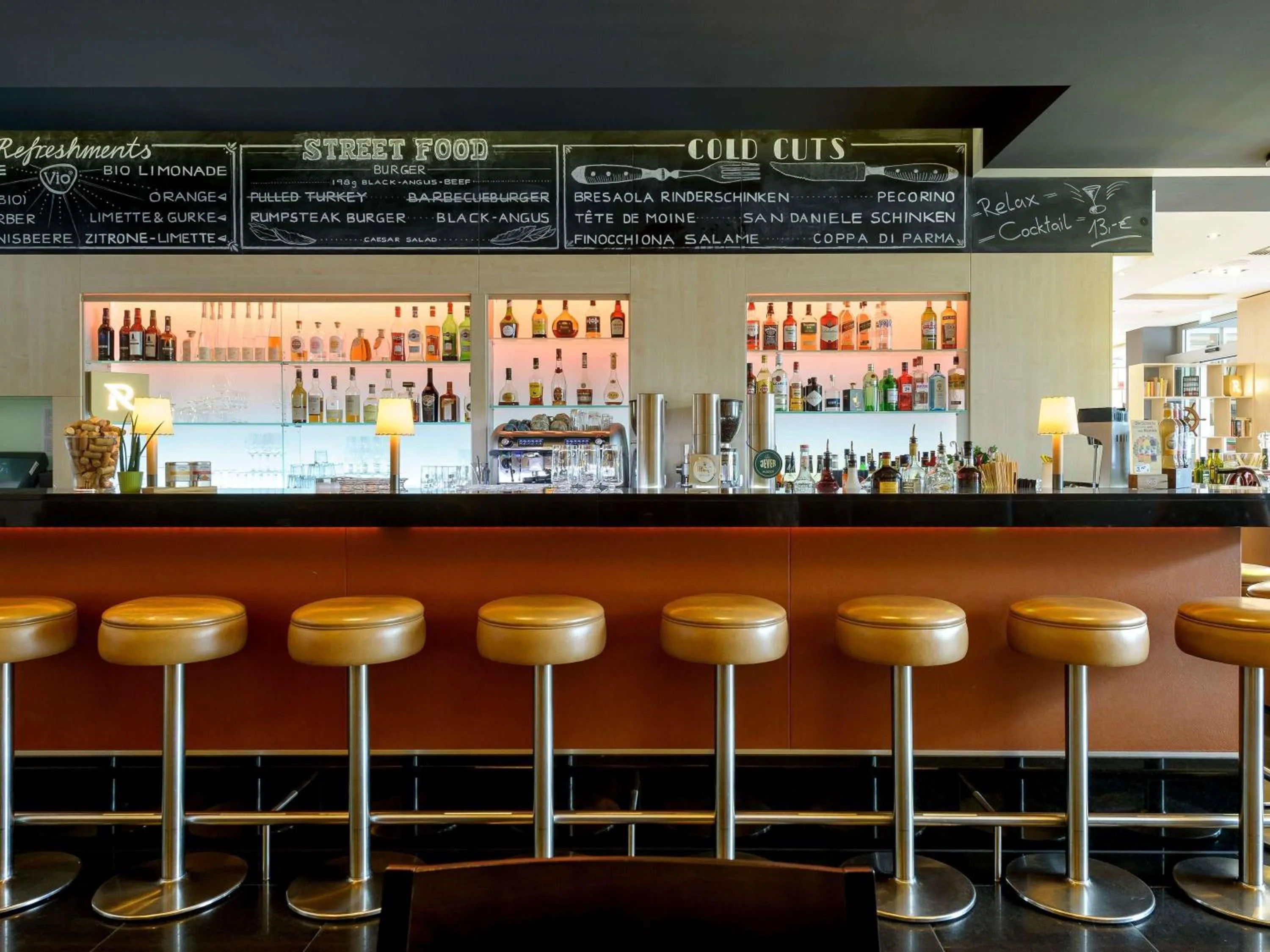 Lounge or bar in Mercure Hotel Hamburg Mitte