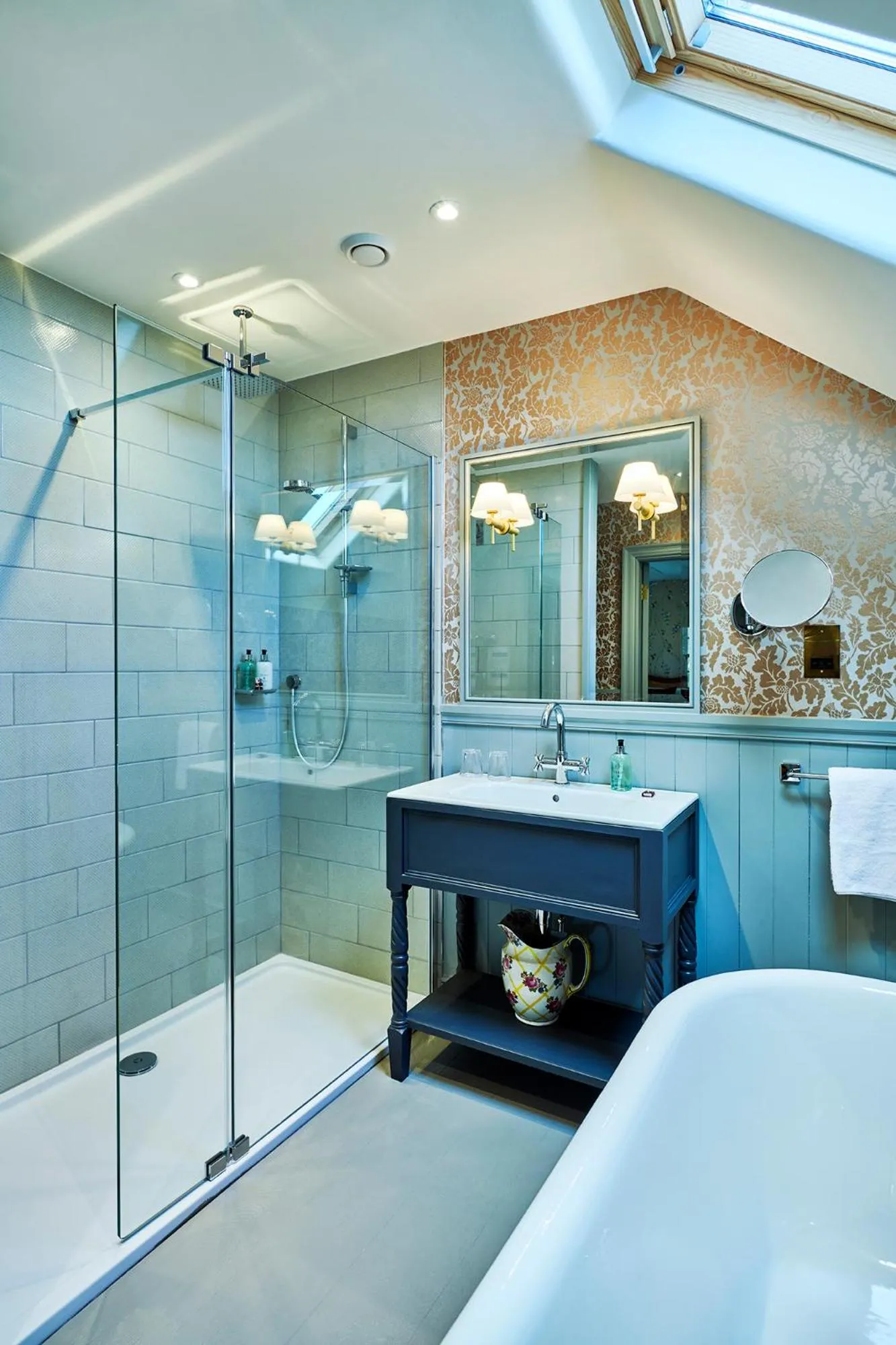 Bathroom in Monkstadt 1745 Restaurant with Rooms