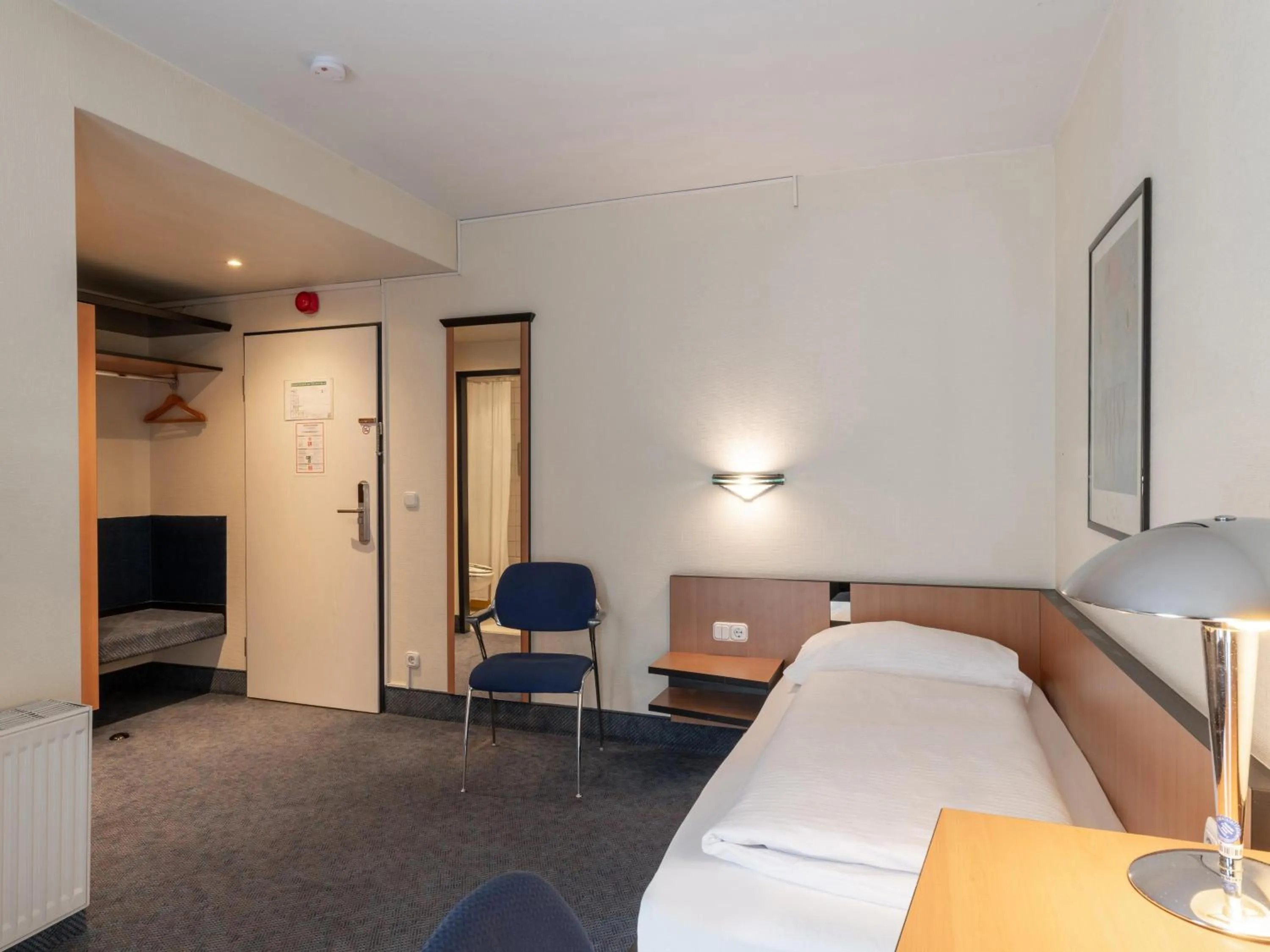 Photo of the whole room, Bed in Best Western Hotel de Ville