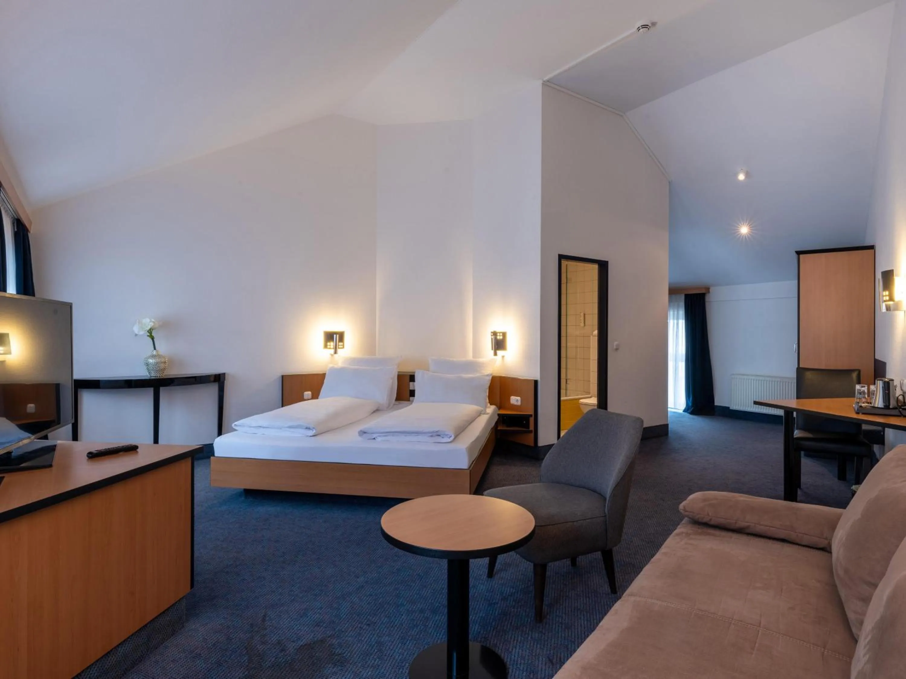 Photo of the whole room, Bed in Best Western Hotel de Ville