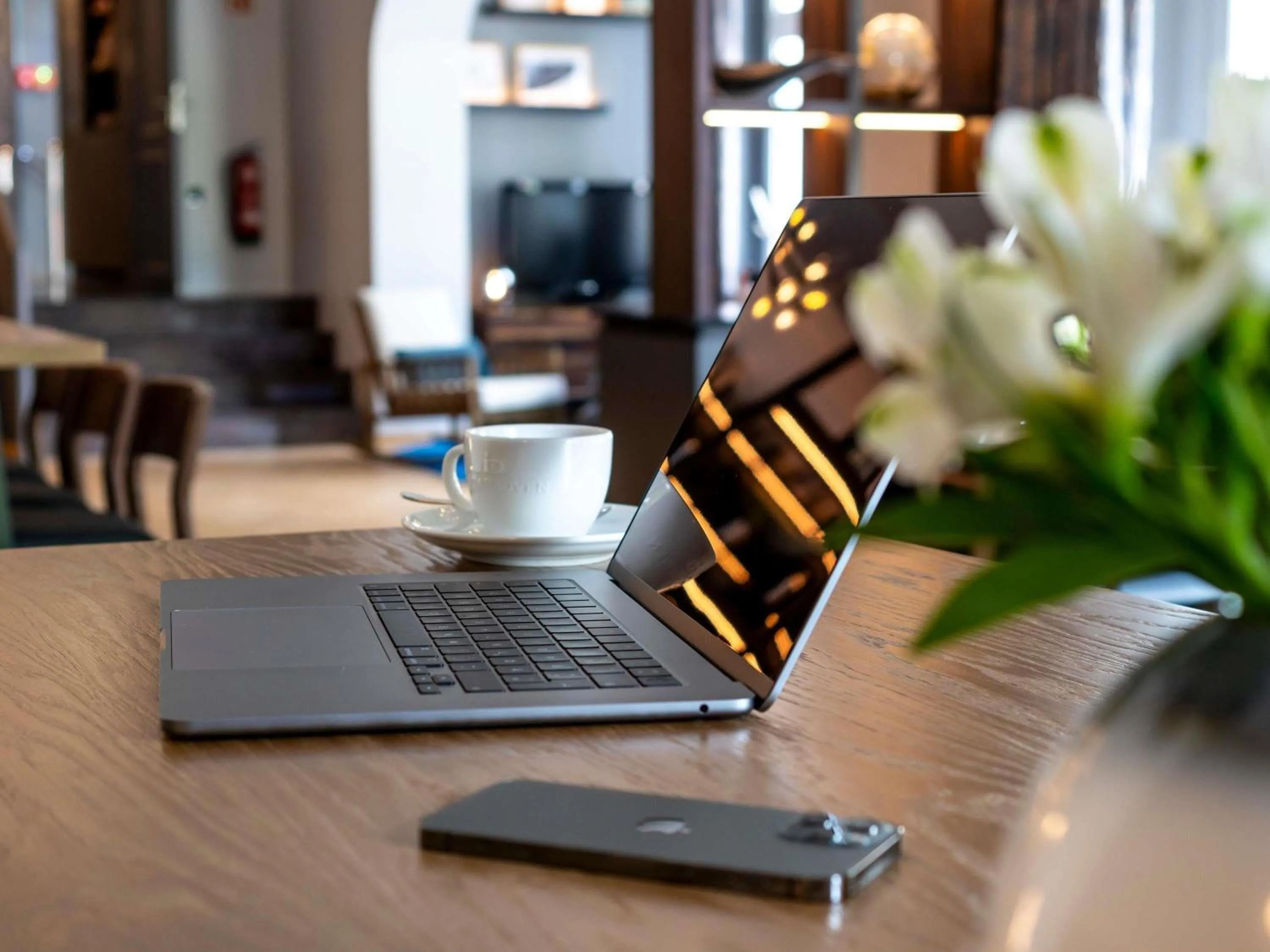 Lounge or bar in Mercure Hotel Luebeck City Center