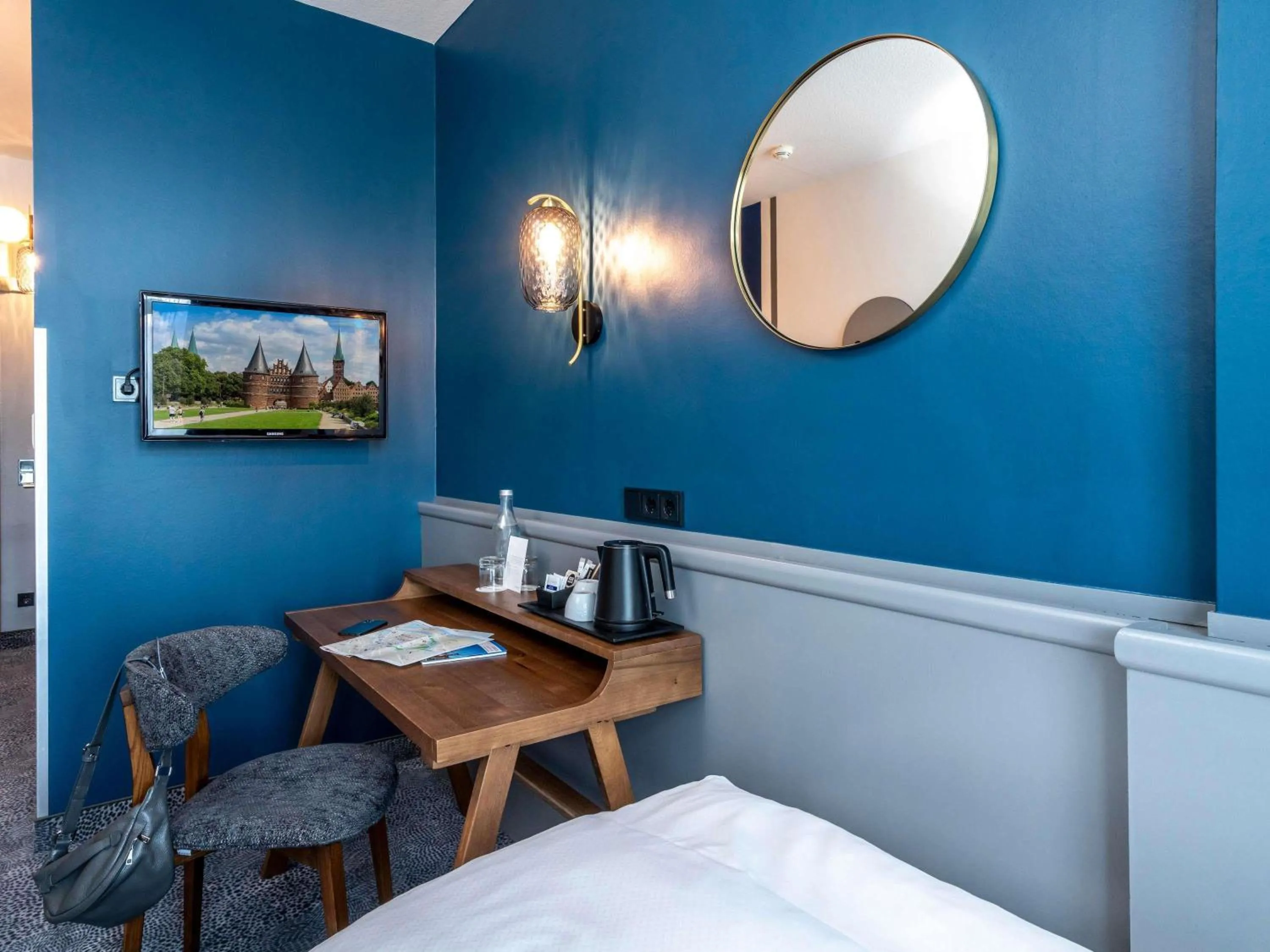 Bedroom, Bed in Mercure Hotel Luebeck City Center